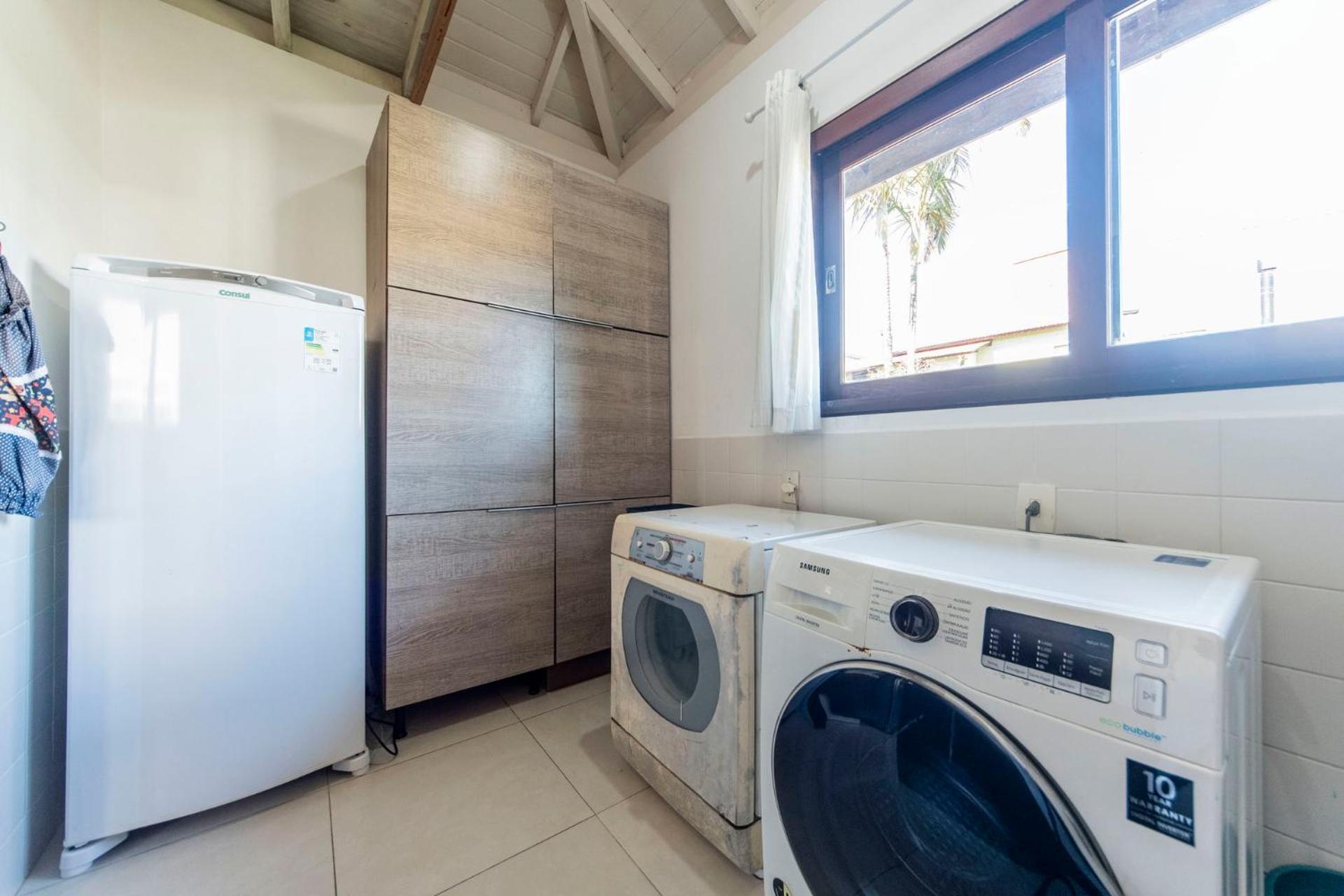 Casa ampla c/ jardim e churrasqueira BK3156
