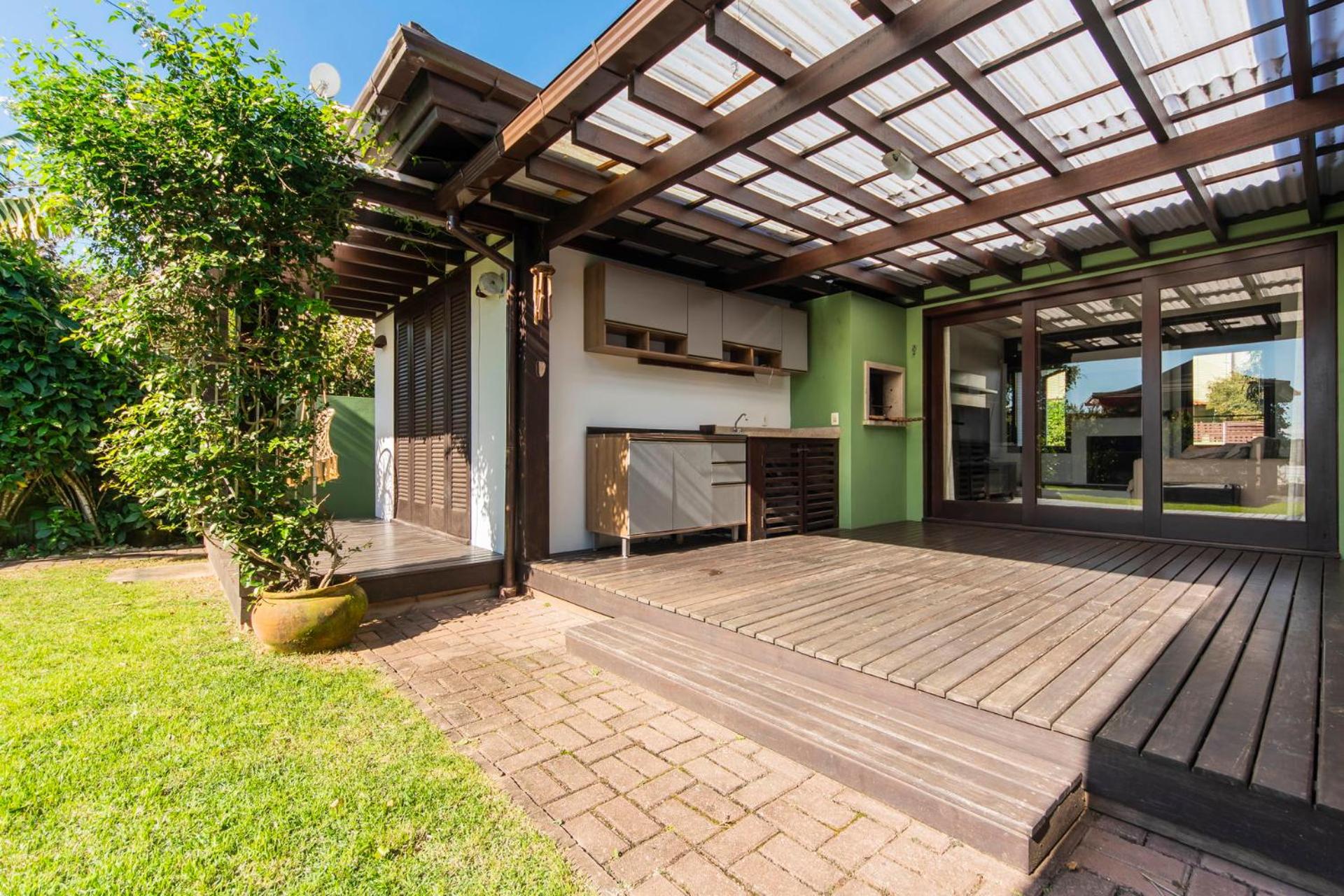 Casa ampla c/ jardim e churrasqueira BK3156