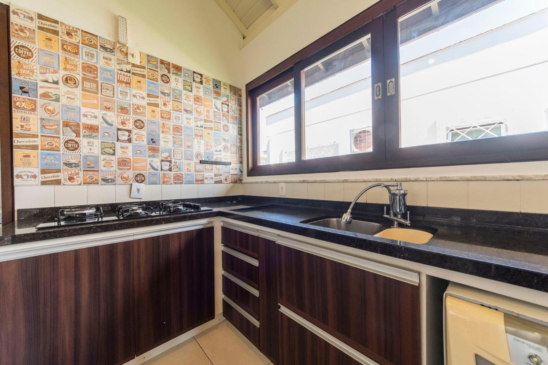Casa ampla c/ jardim e churrasqueira BK3156
