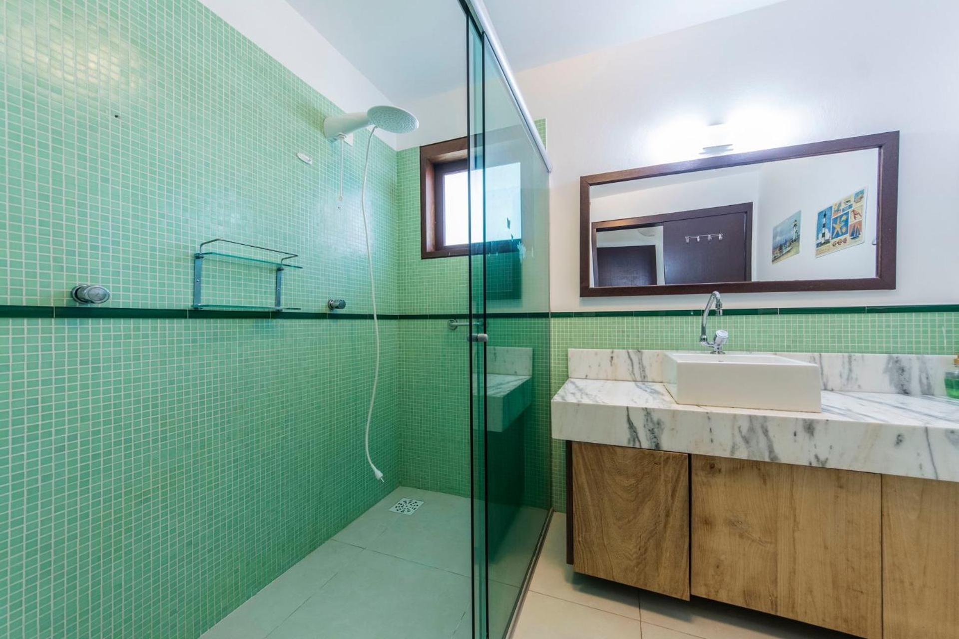 Casa ampla c/ jardim e churrasqueira BK3156
