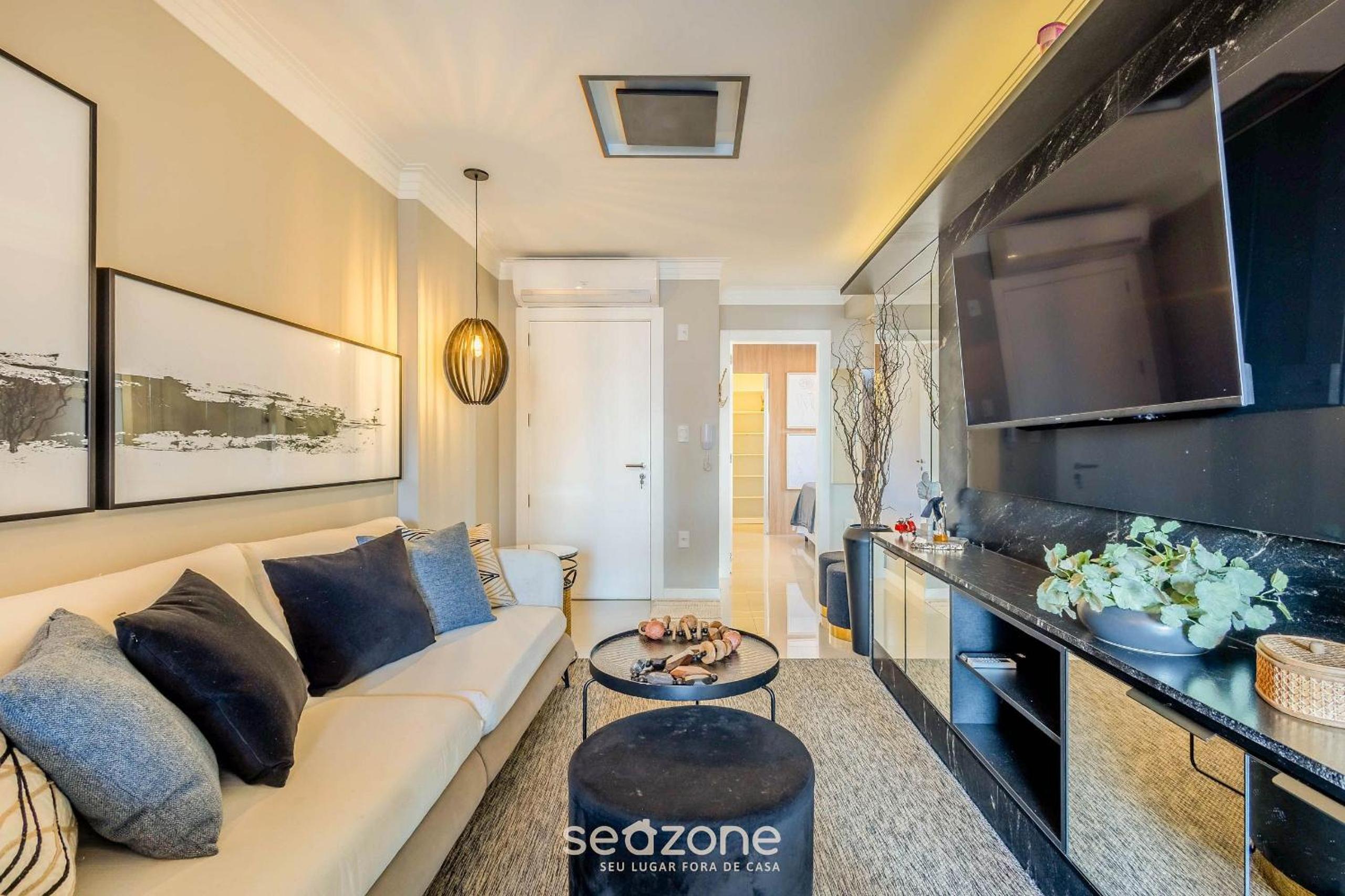 Modern and fully equipped apartments just minutes from the sea at Meia Praia - GRI