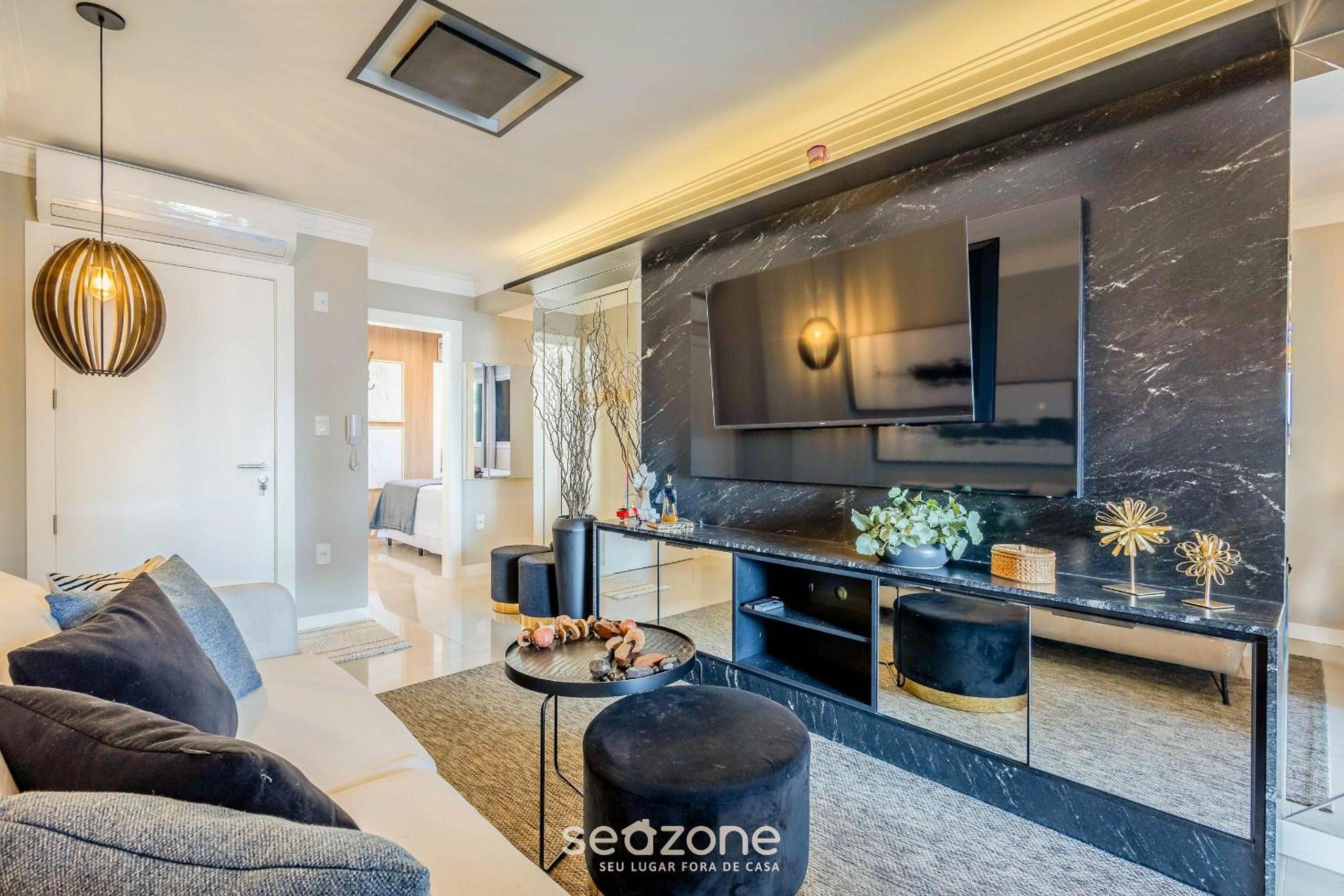 Modern and fully equipped apartments just minutes from the sea at Meia Praia - GRI