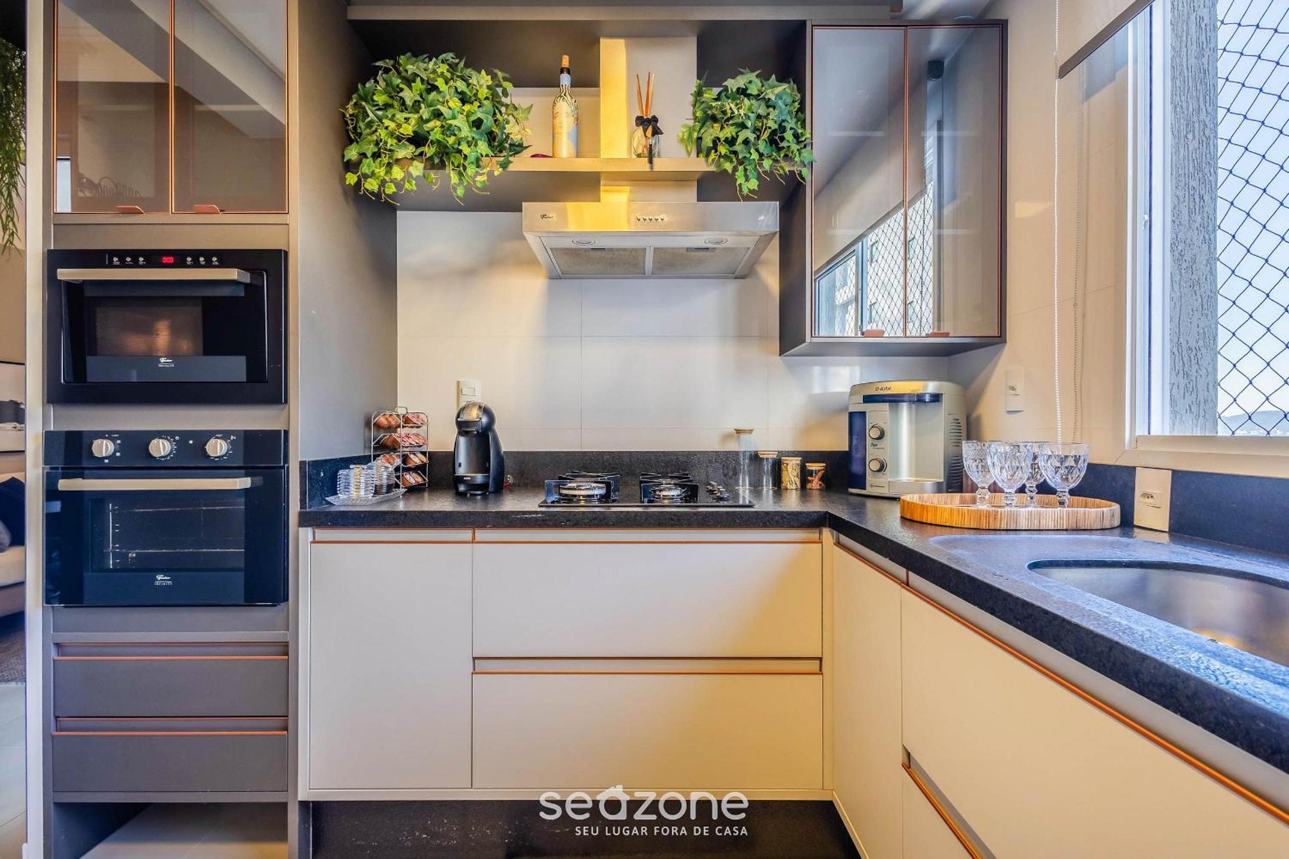 Modern and fully equipped apartments just minutes from the sea at Meia Praia - GRI