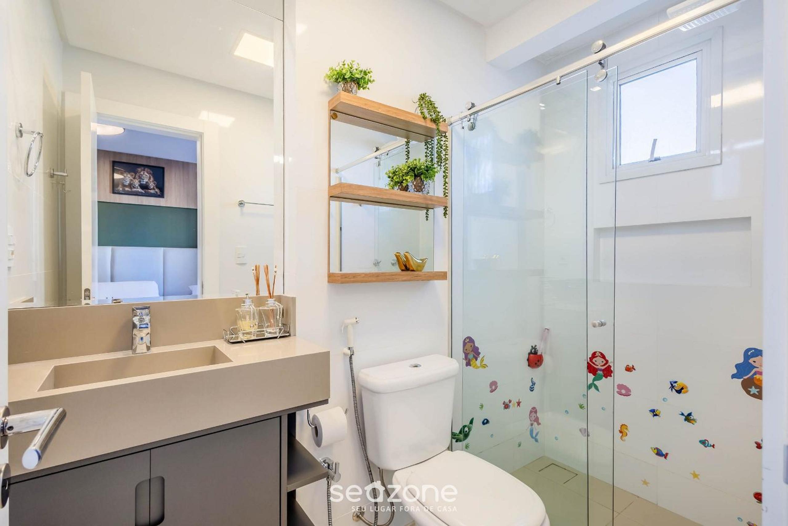 Modern and fully equipped apartments just minutes from the sea at Meia Praia - GRI
