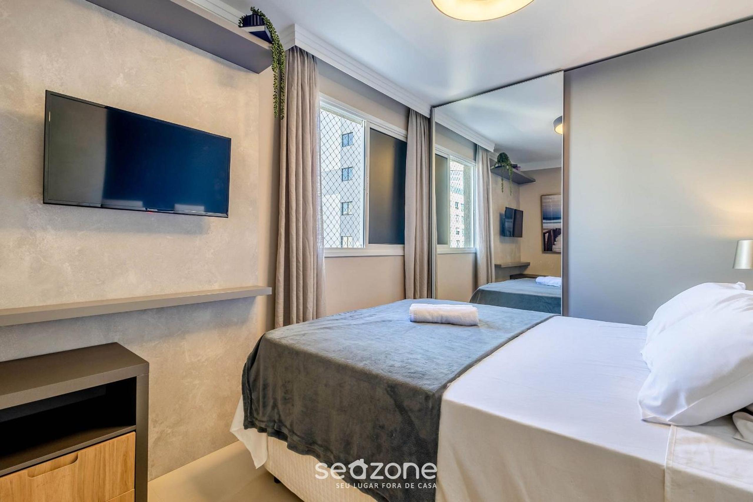 Modern and fully equipped apartments just minutes from the sea at Meia Praia - GRI