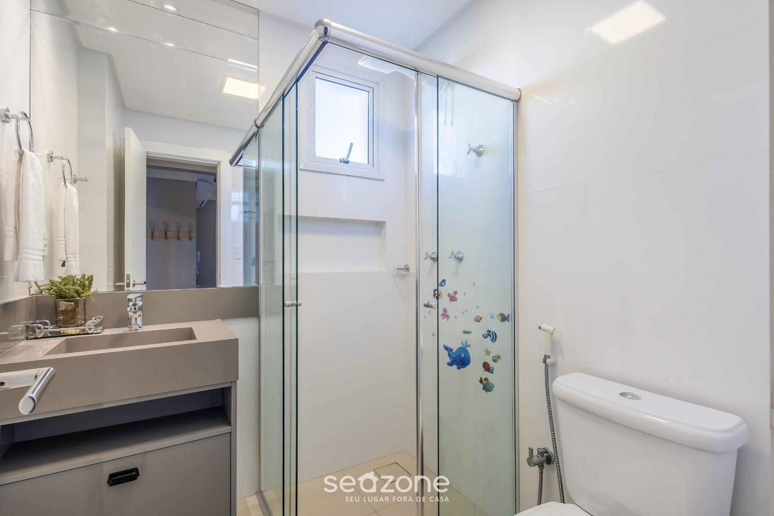 Modern and fully equipped apartments just minutes from the sea at Meia Praia - GRI