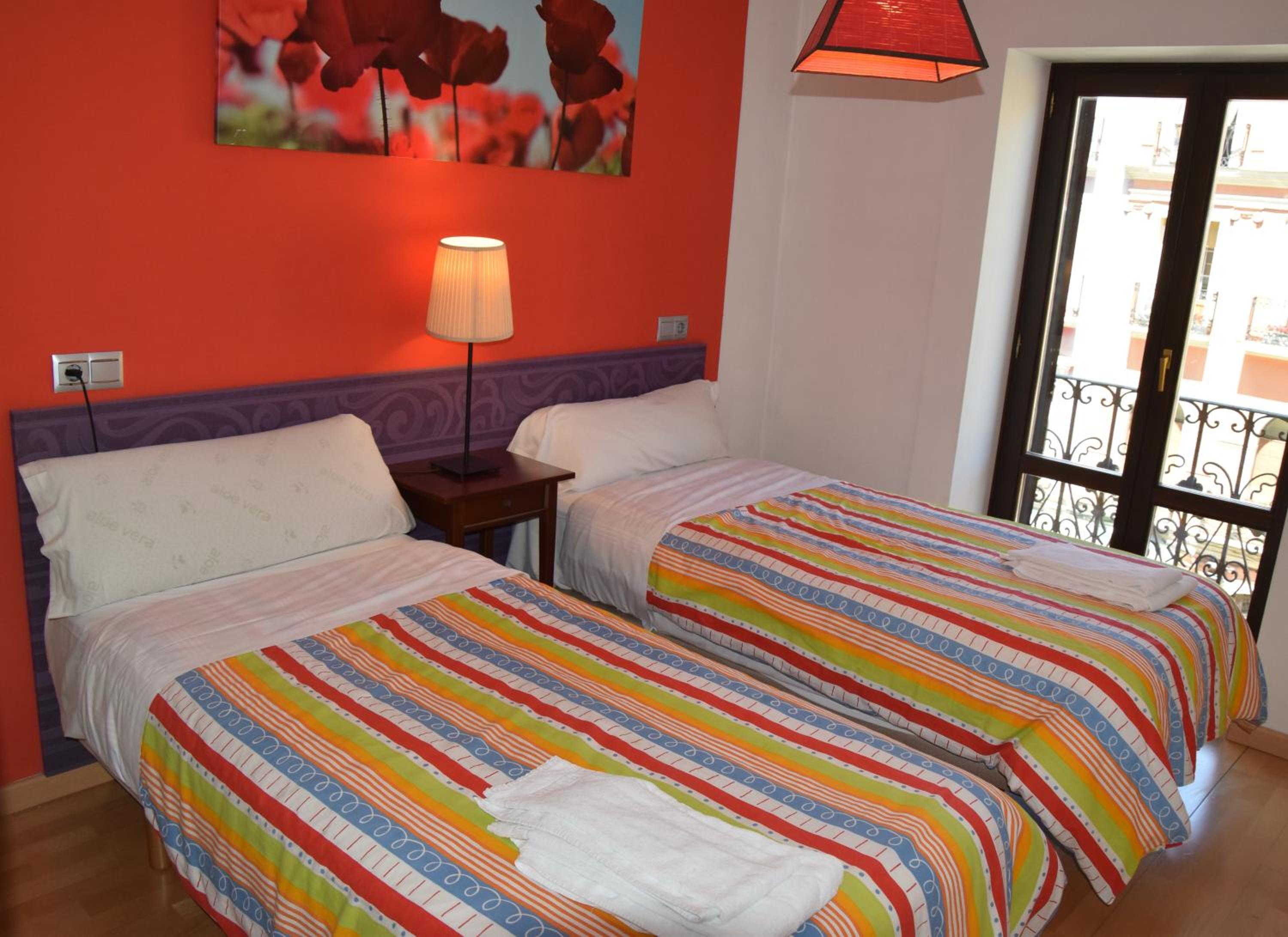 Apartamentos Zaragoza Coso view 3