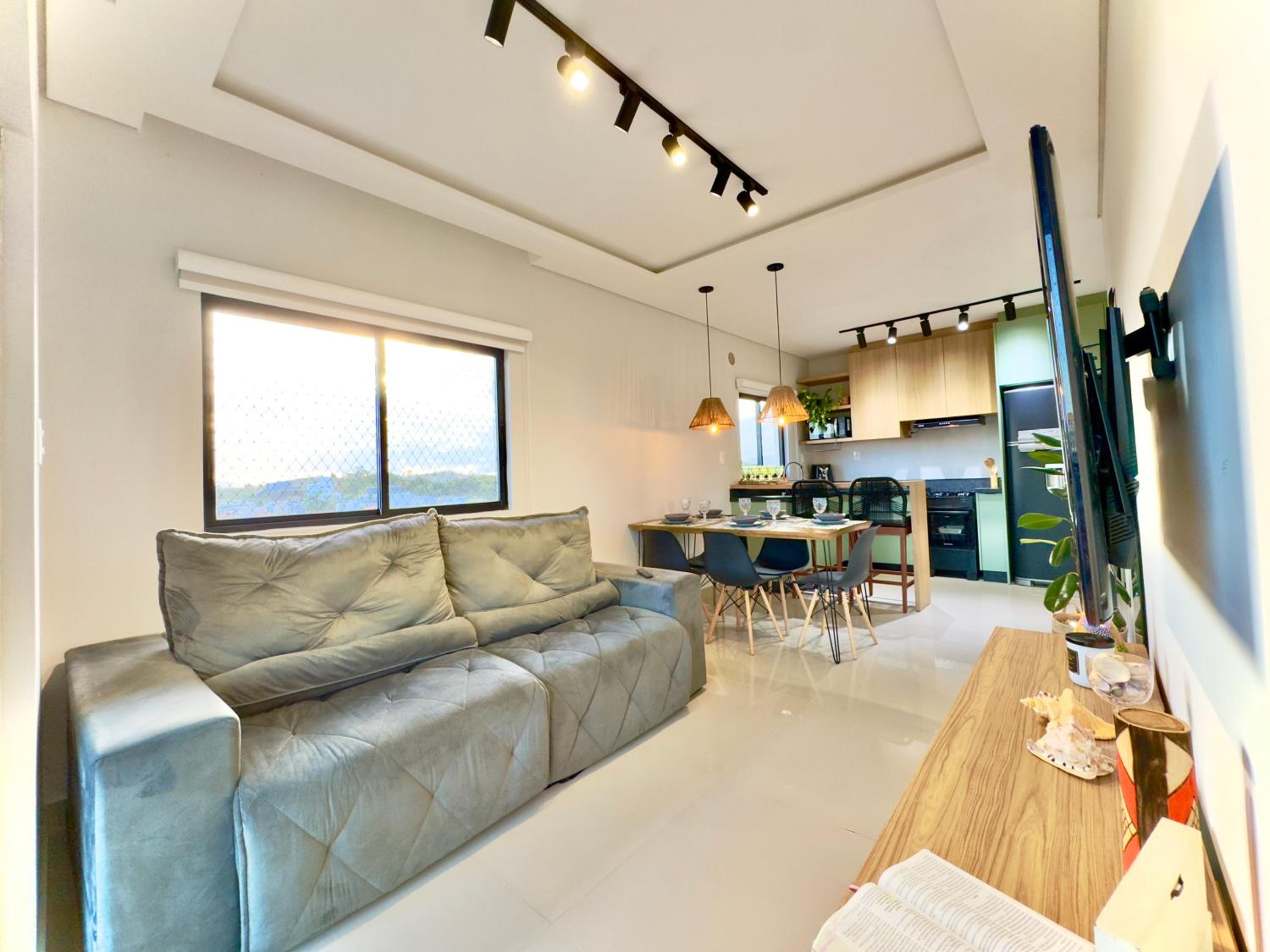 Apto a 350m PRAIA 3 Quartos Cozinha completa Churrasqueira Ar Condicionado Wi-Fi e vaga privativa de garagem Reserve agora mesmo