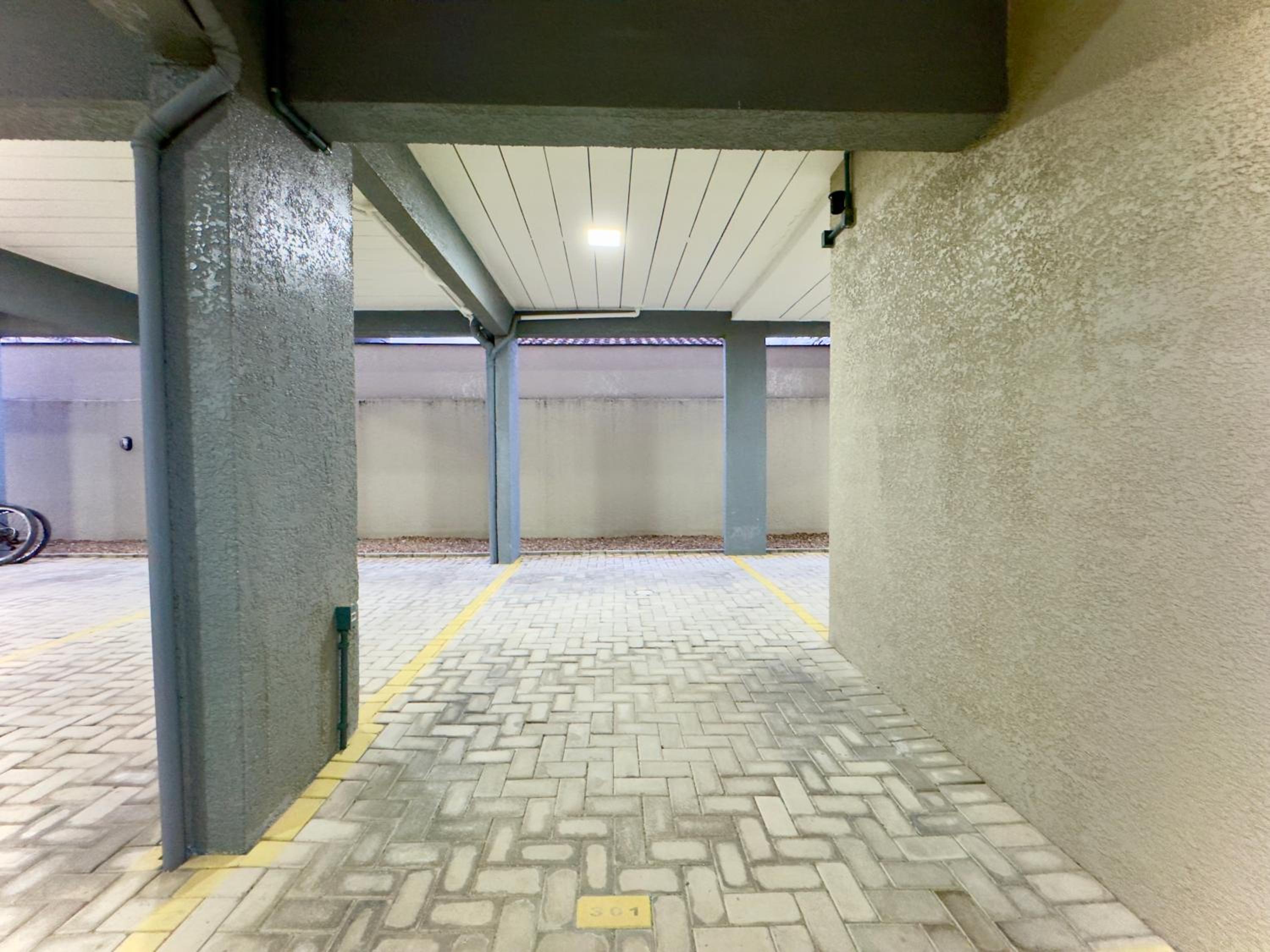 Apto a 350m PRAIA 3 Quartos Cozinha completa Churrasqueira Ar Condicionado Wi-Fi e vaga privativa de garagem Reserve agora mesmo
