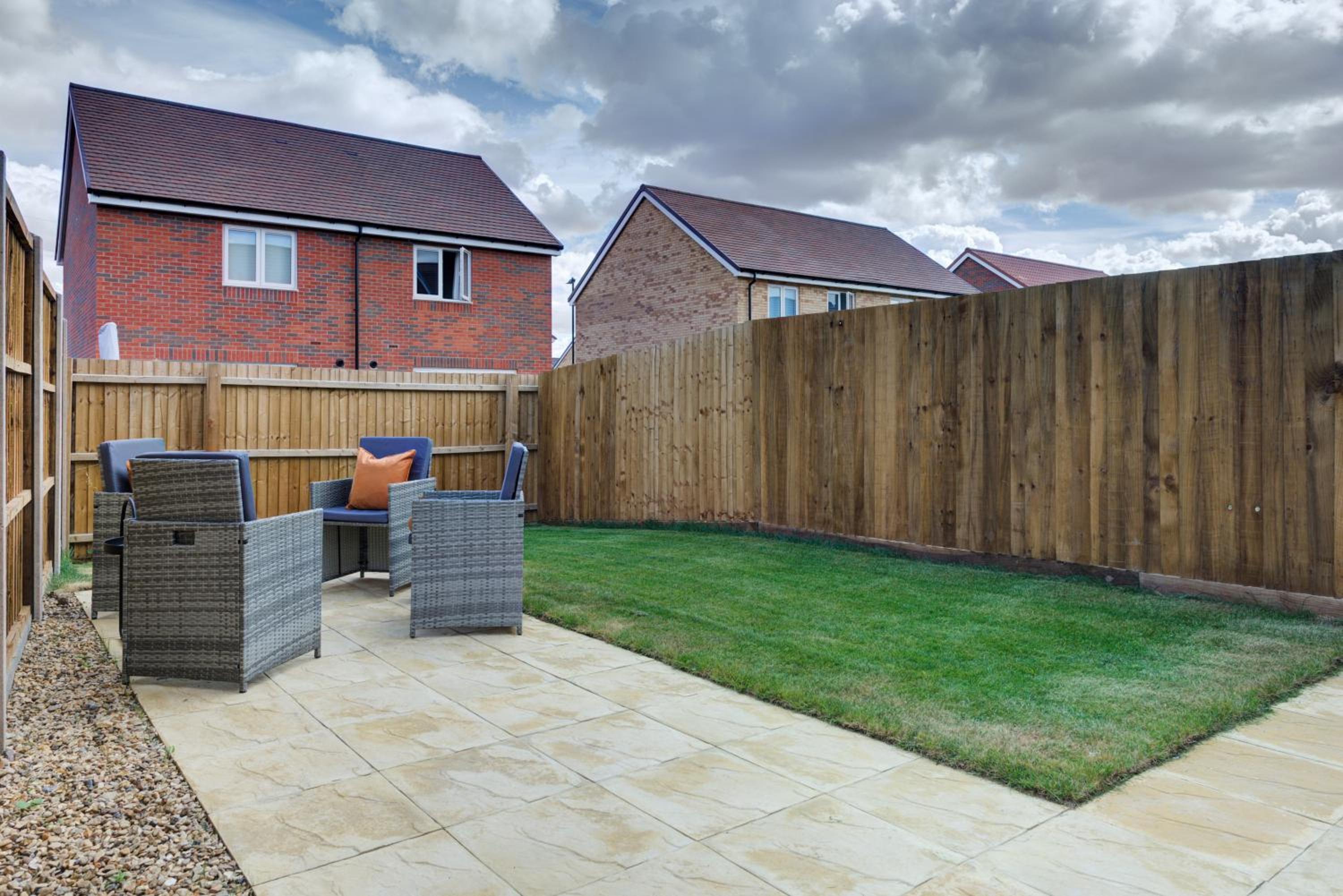 Marriott House sleeps 5 in Bourne with parking