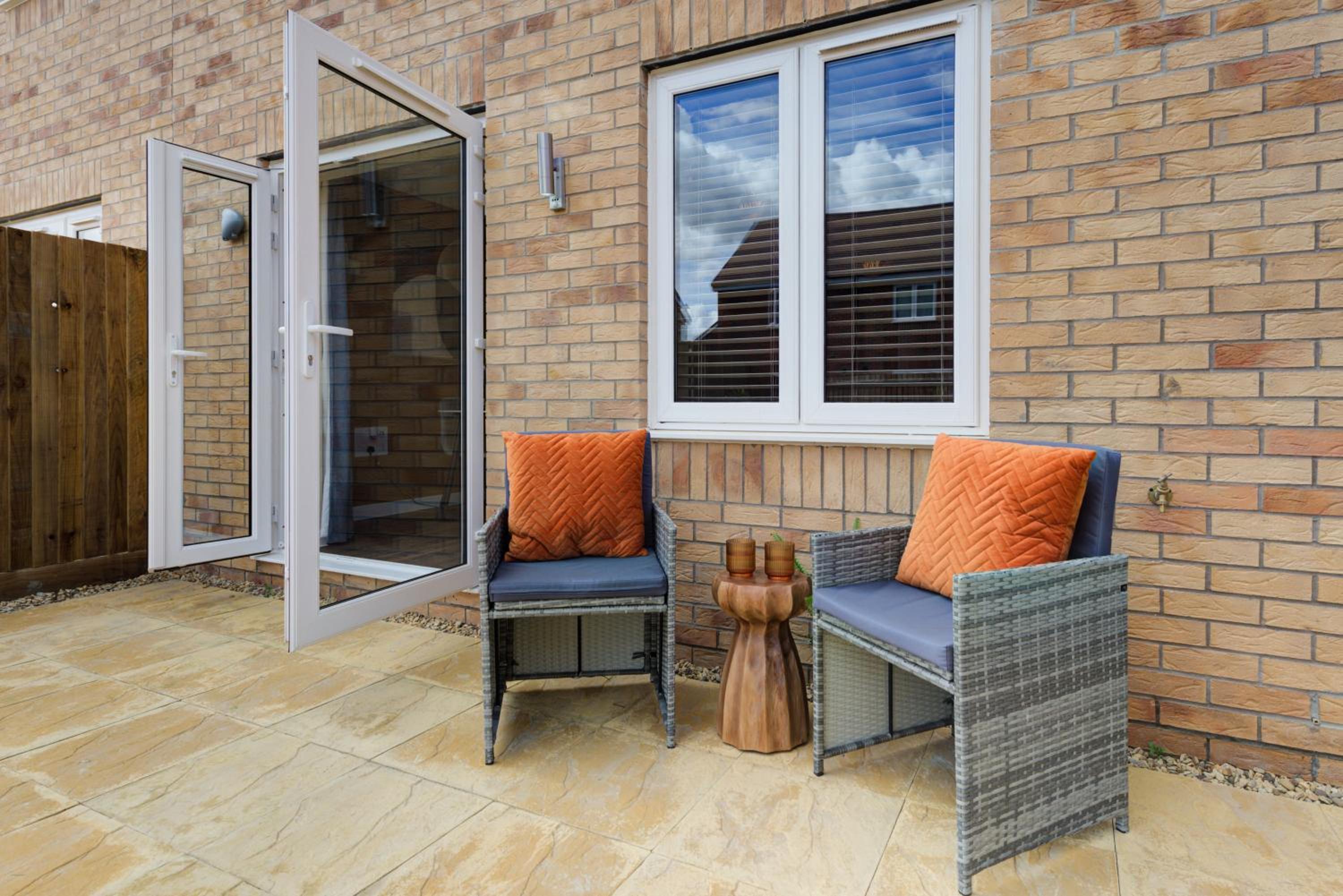 Marriott House sleeps 5 in Bourne with parking