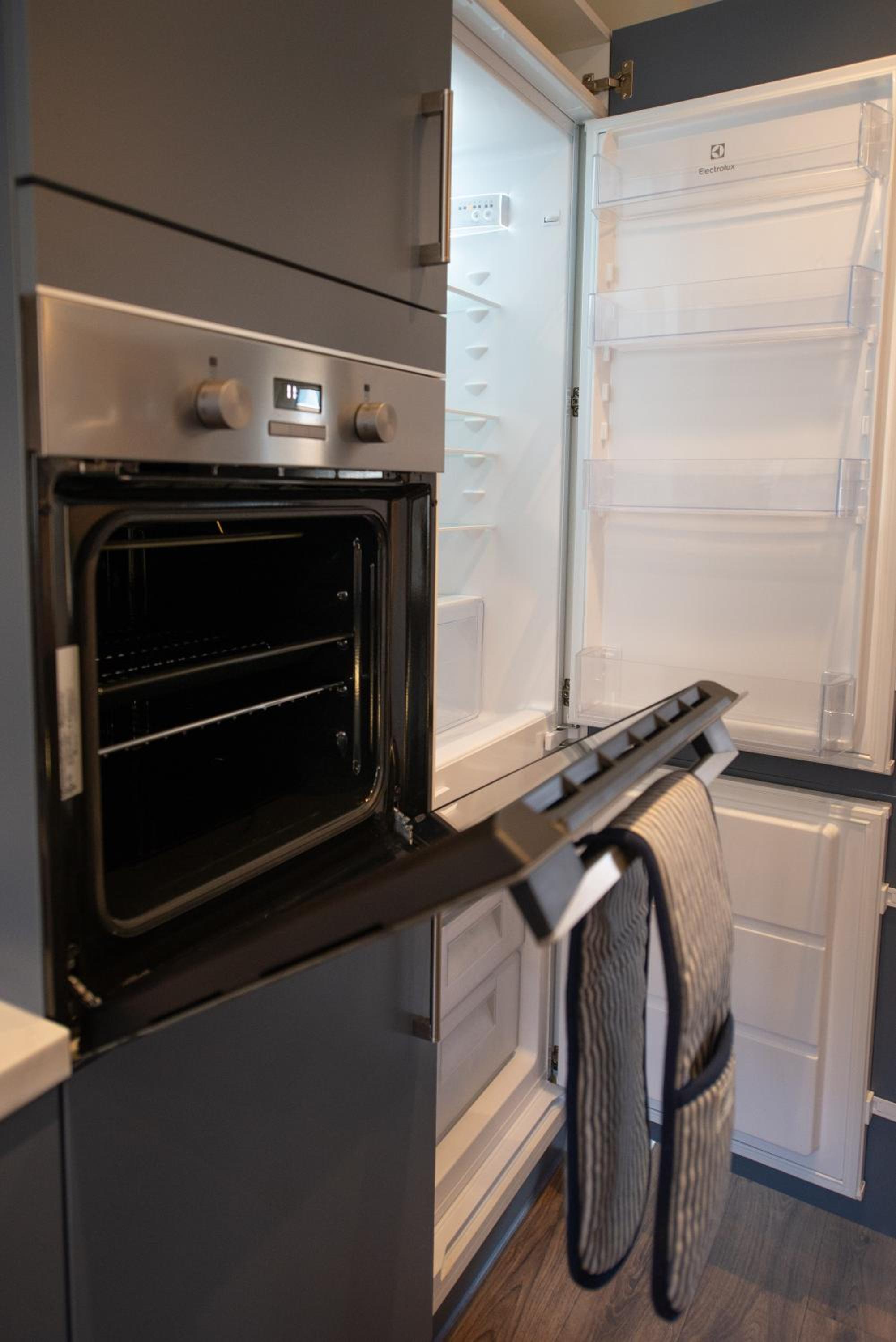 Marriott House sleeps 5 in Bourne with parking