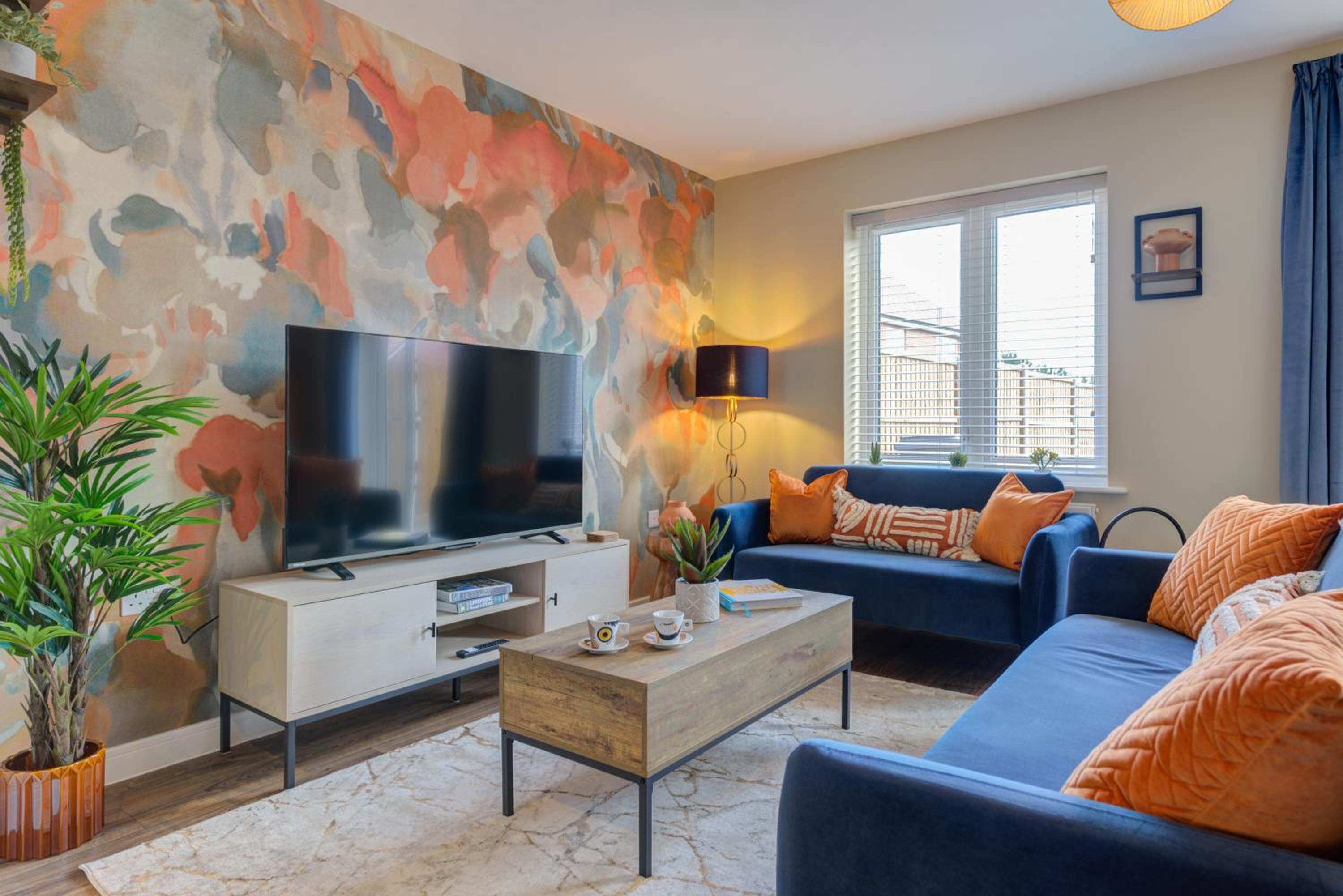 Marriott House sleeps 5 in Bourne with parking