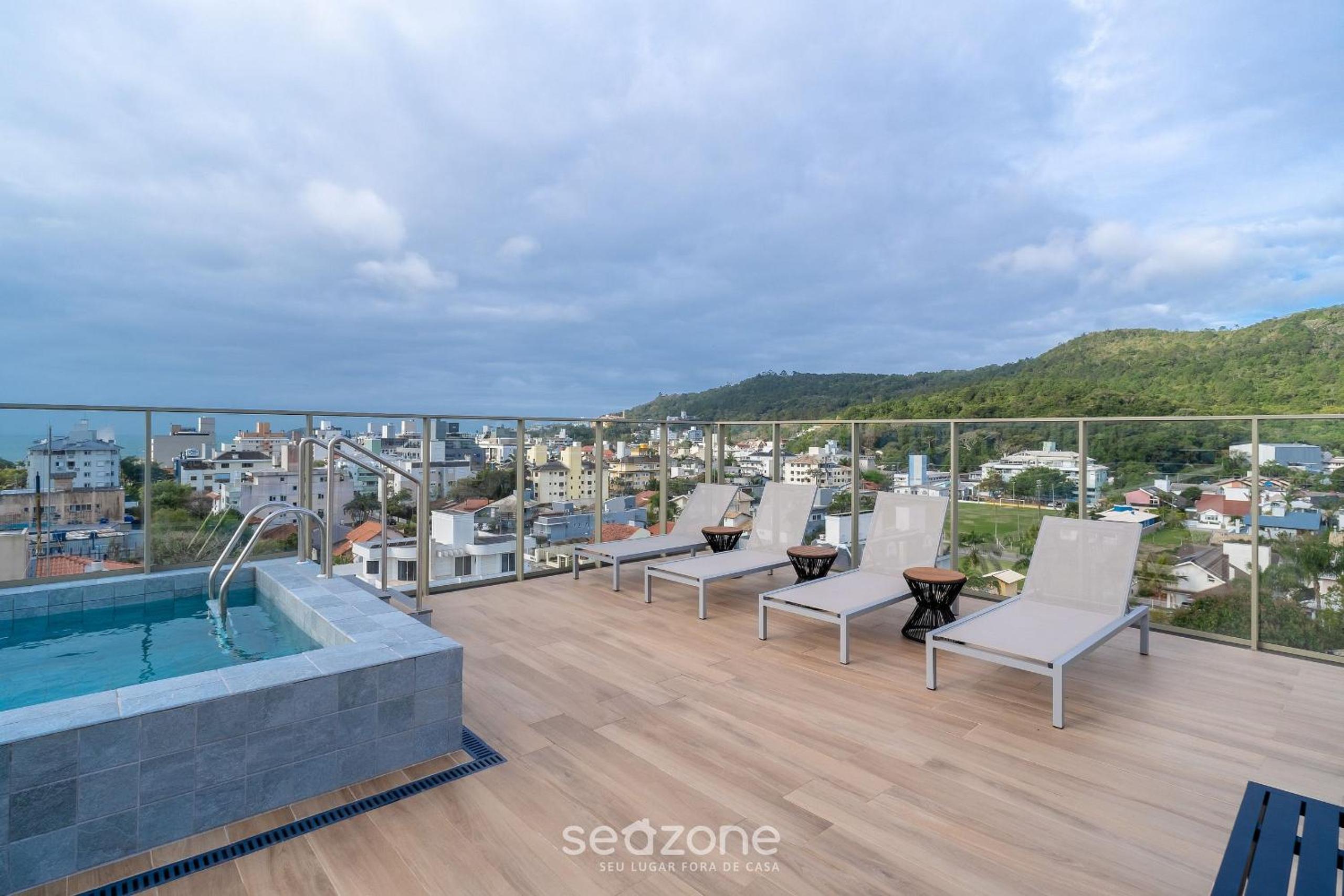 1 Bedroom Apartment 550m from Jurerê Beach CEJ0304
