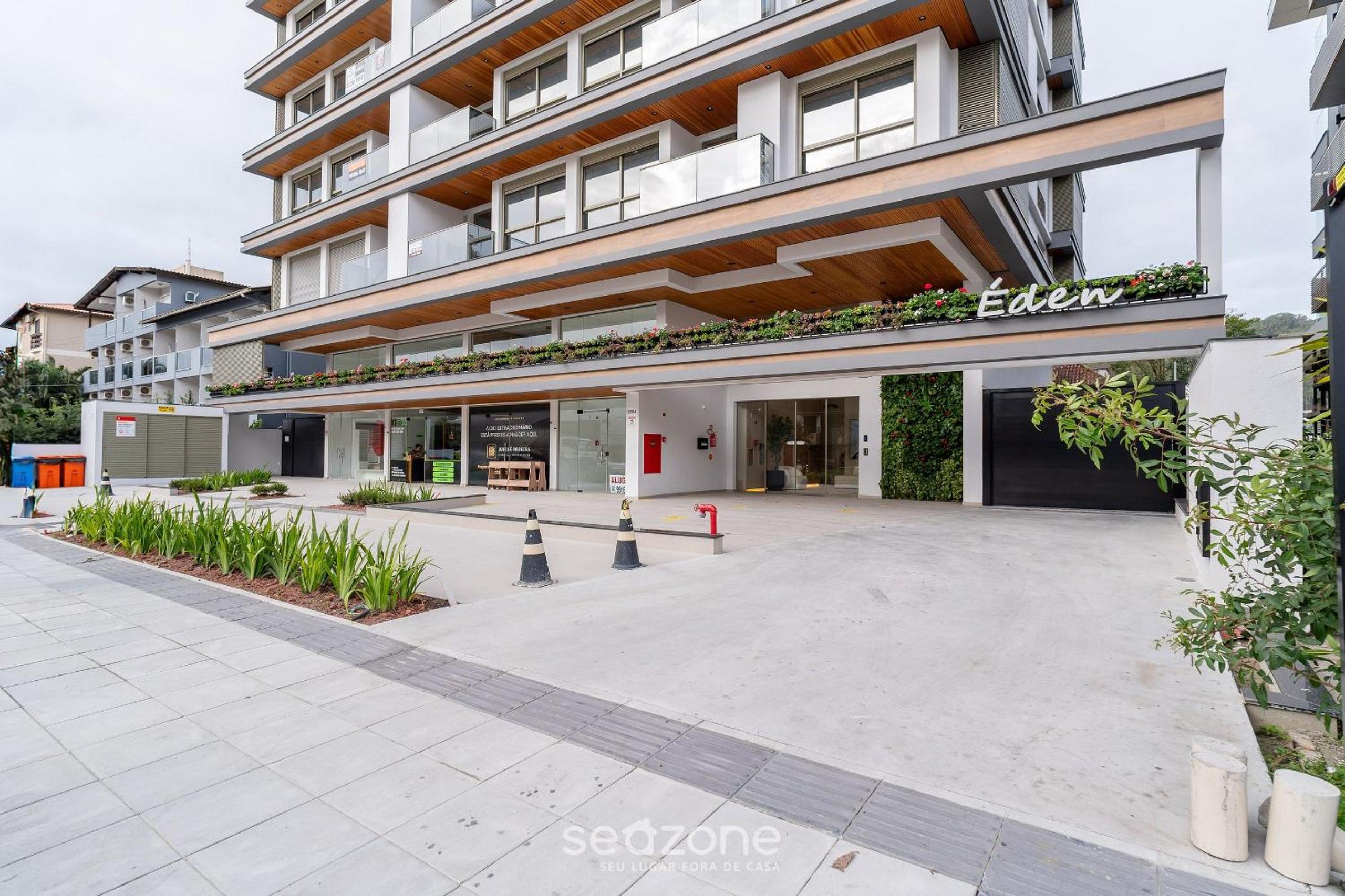 1 Bedroom Apartment 550m from Jurerê Beach CEJ0304