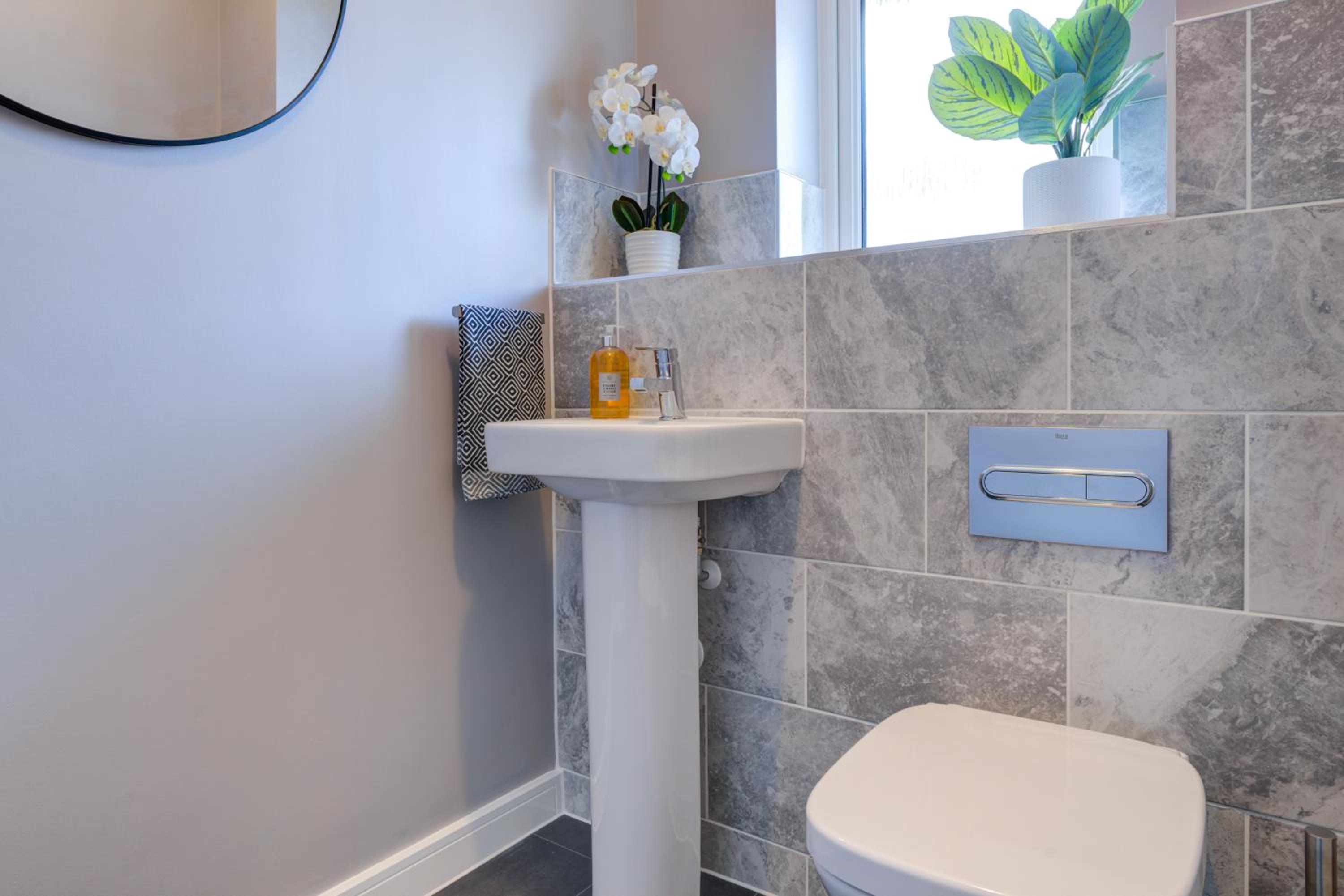 Marriott House sleeps 5 in Bourne with parking