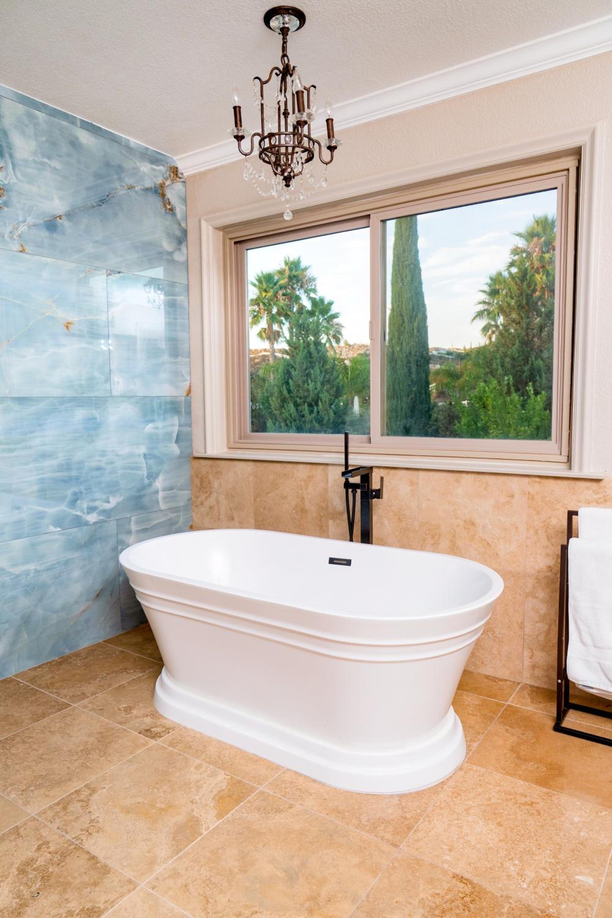 Villa on 5 Acre Vineyard Equestrian Estate, Pool & Hot tub, Events
