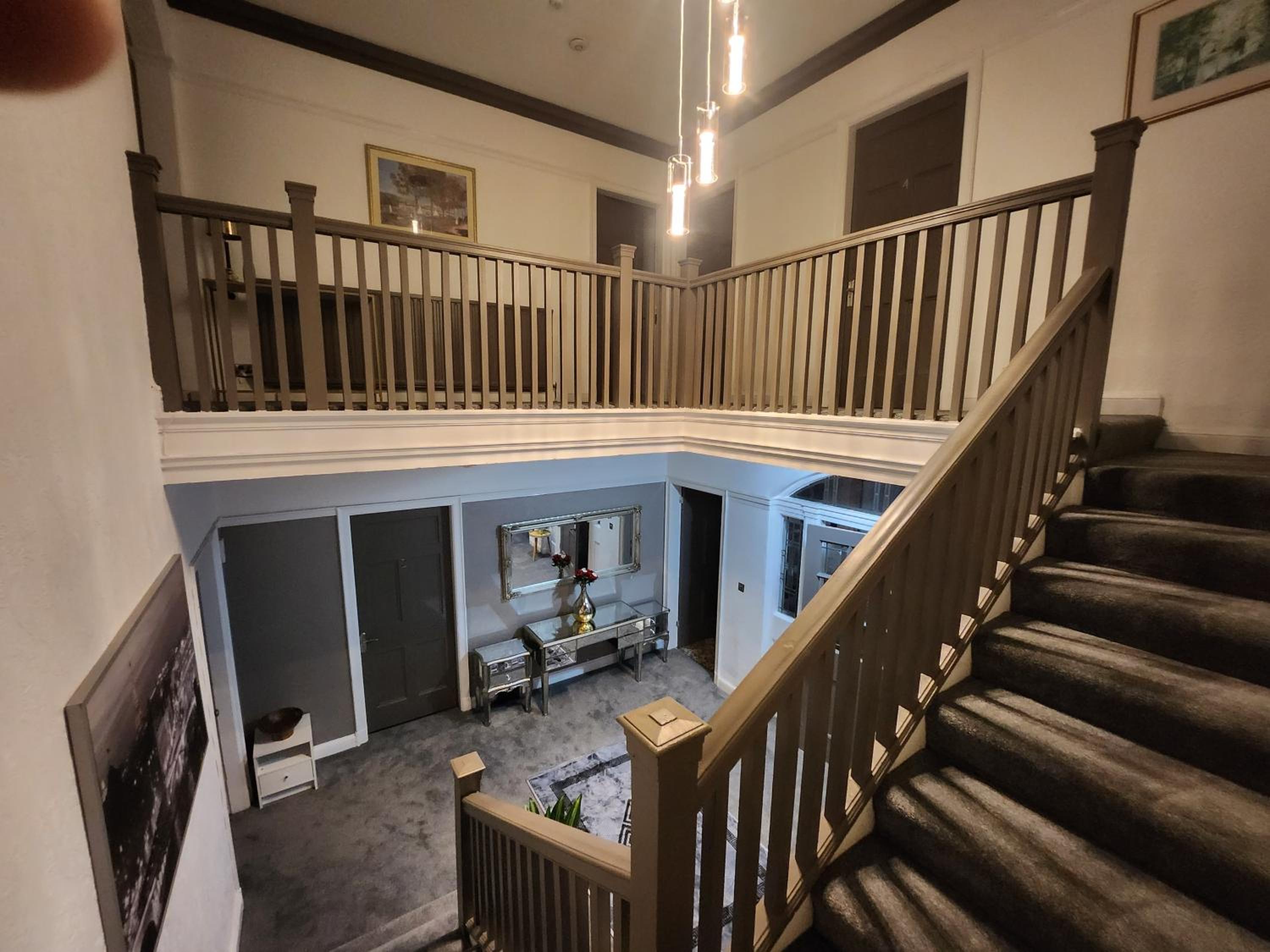 Charming Tudor Cottage White House Free Wifi Manchester