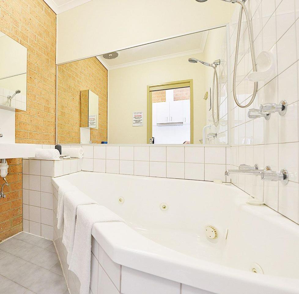 Cranbourne Motor Inn