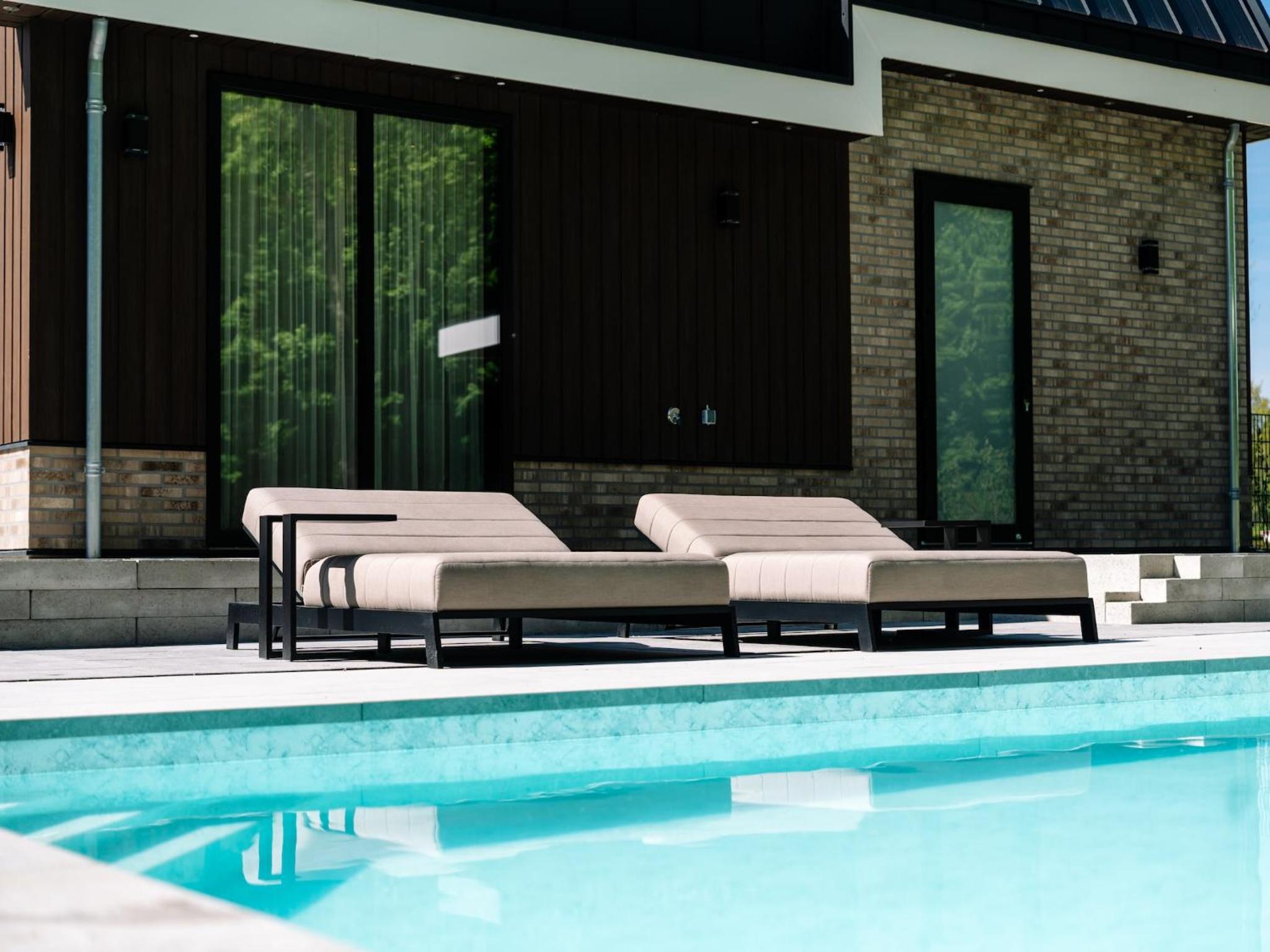 Stay with Private Pool & Hot Tub