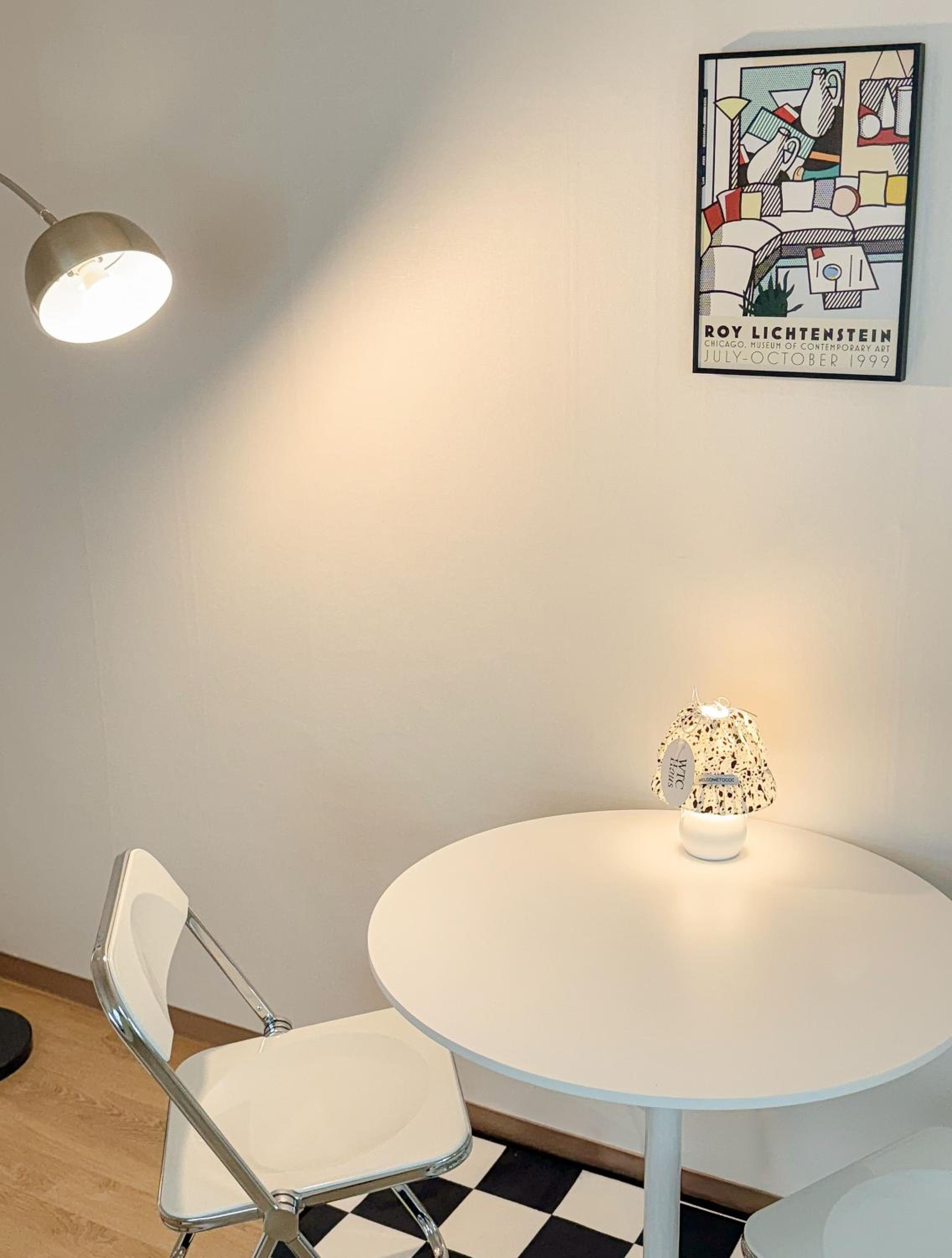 3'Near Hongdae Station, 30sec on foot