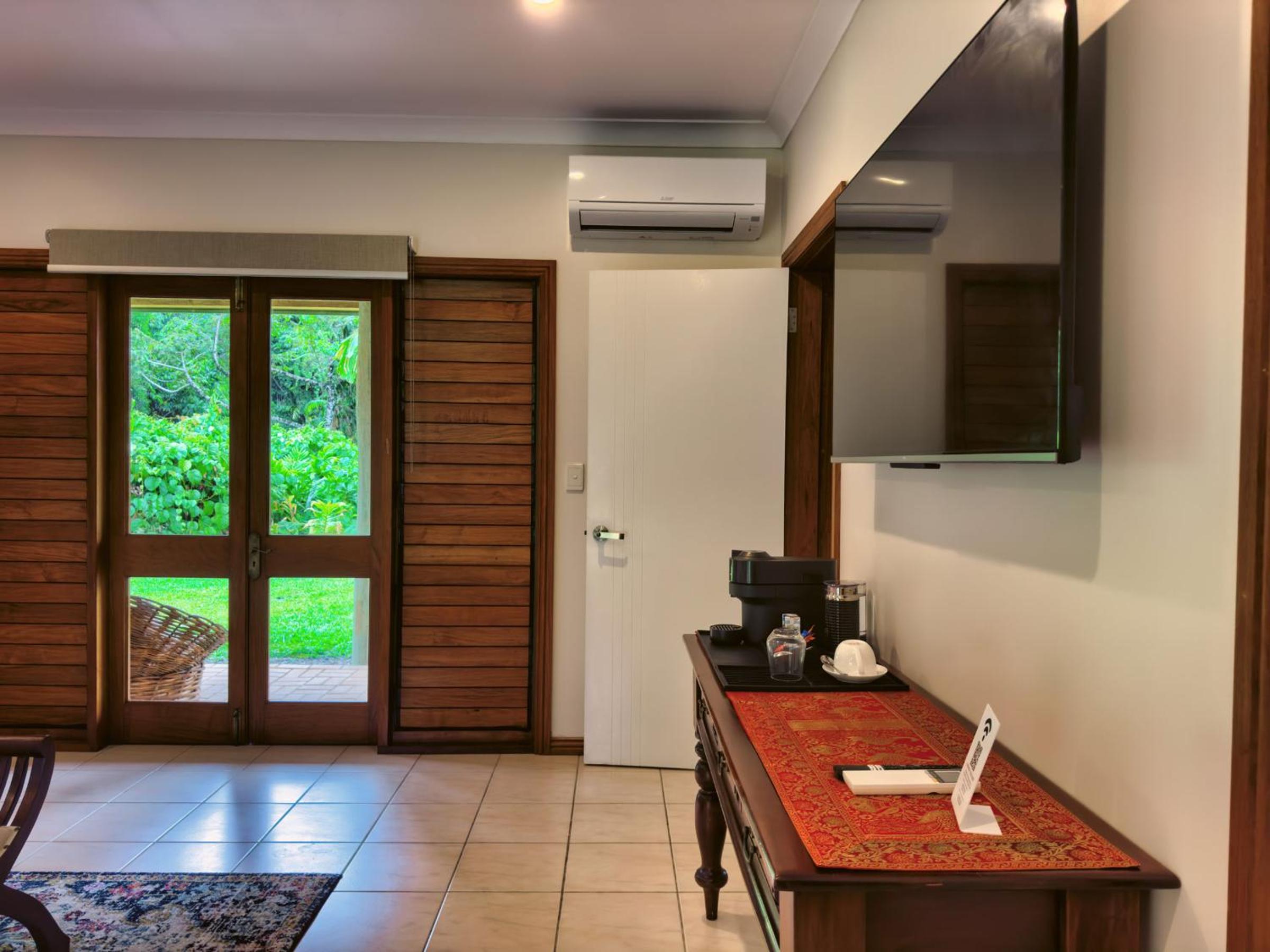 Ahana Hillside - Scenic Stay Near Cairns