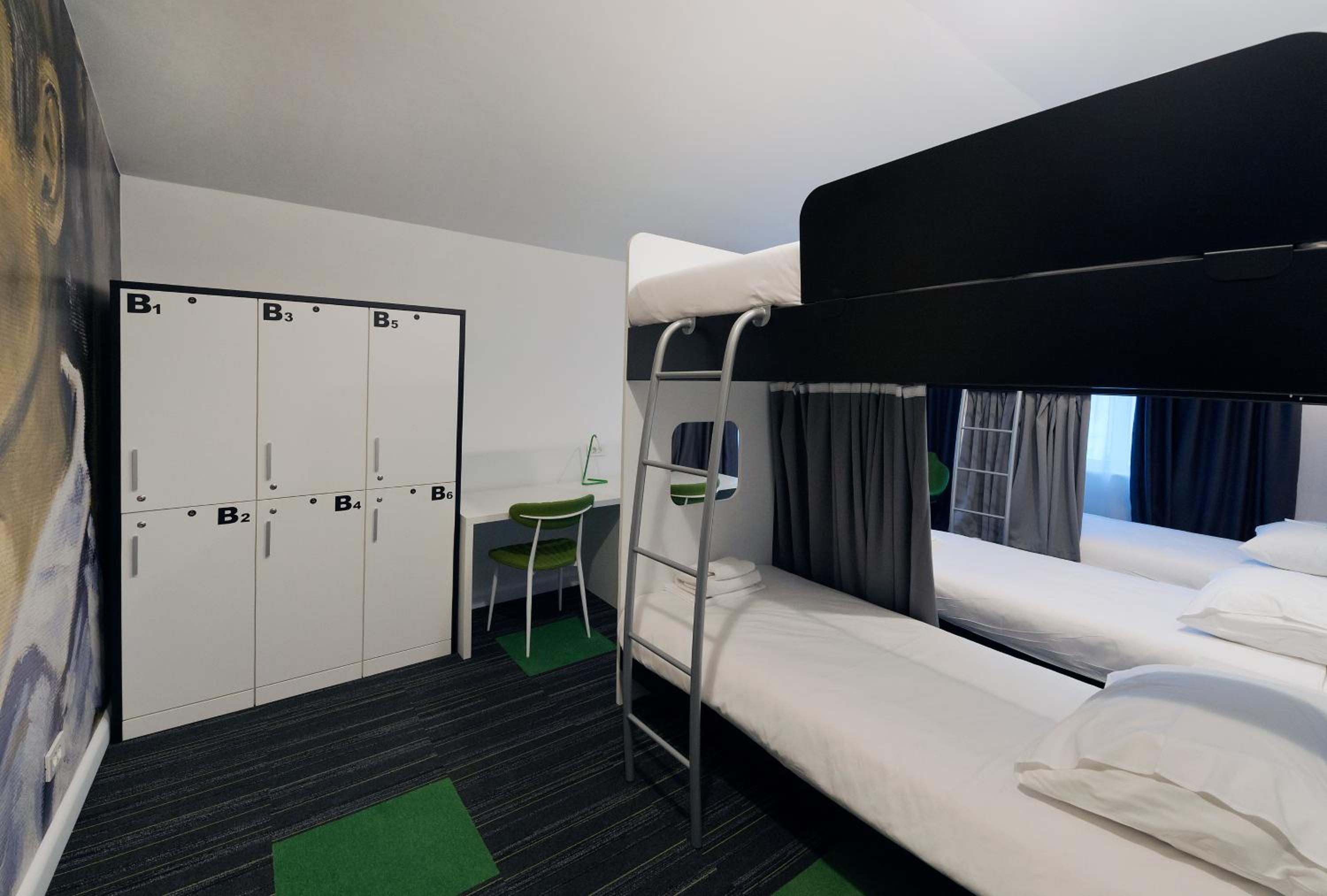 Hostel 365 For U