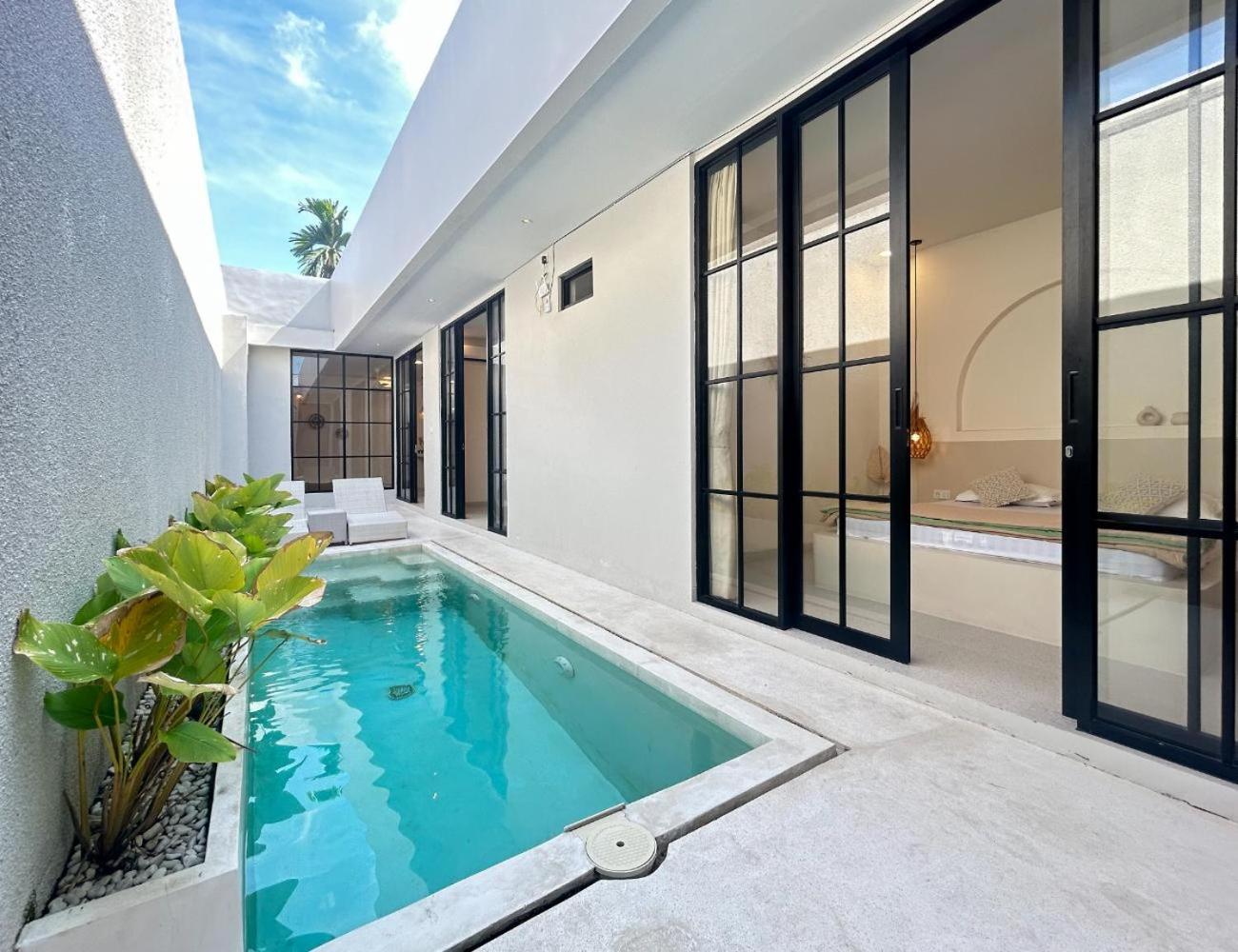 White Olive Villa Sanur
