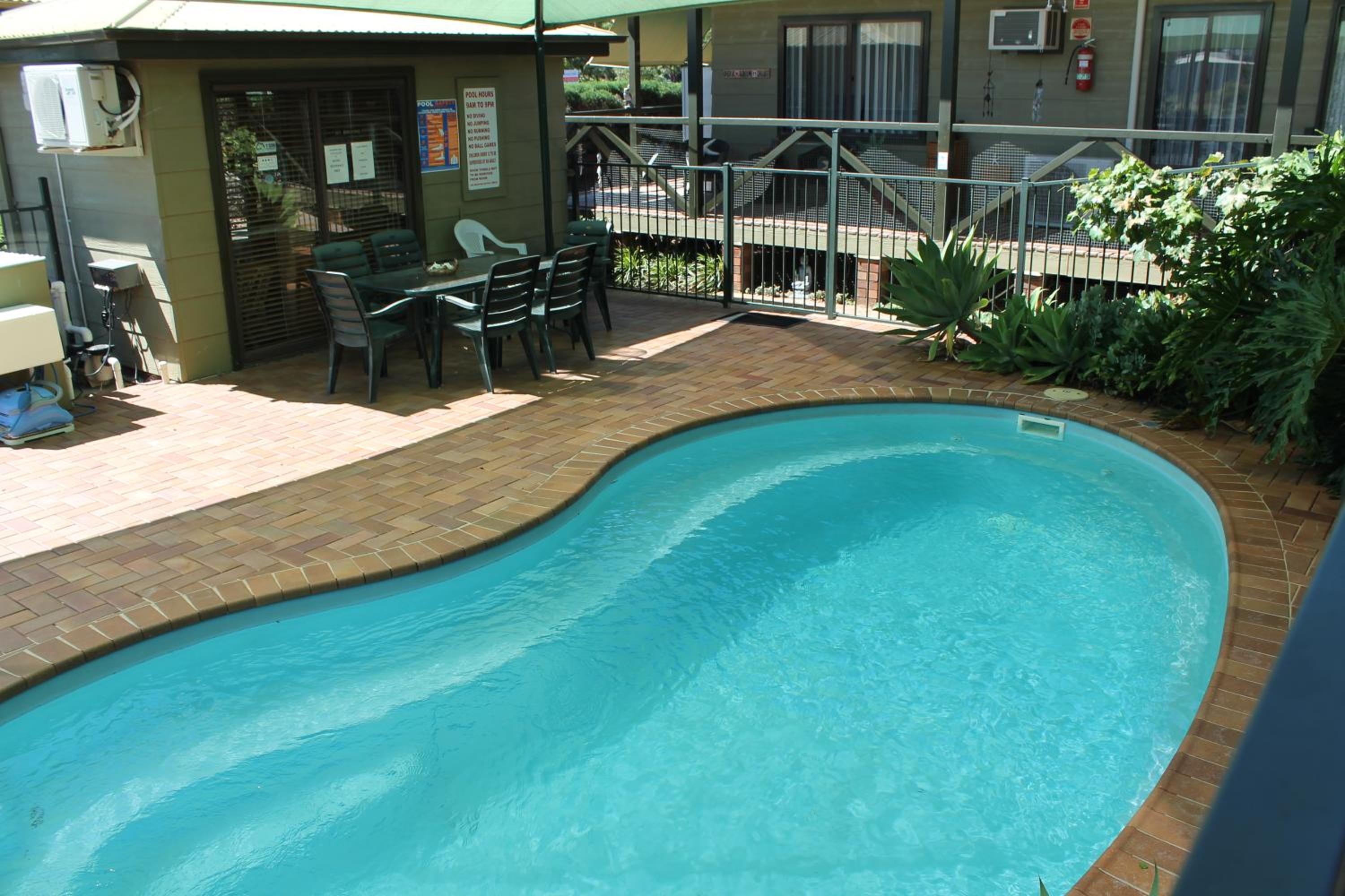 Lake Forbes Motel
