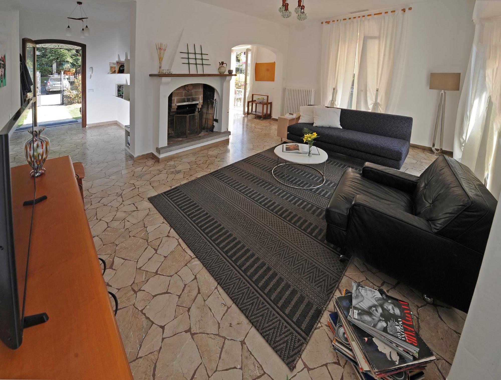 Vitali Apartments Bellagio view 3