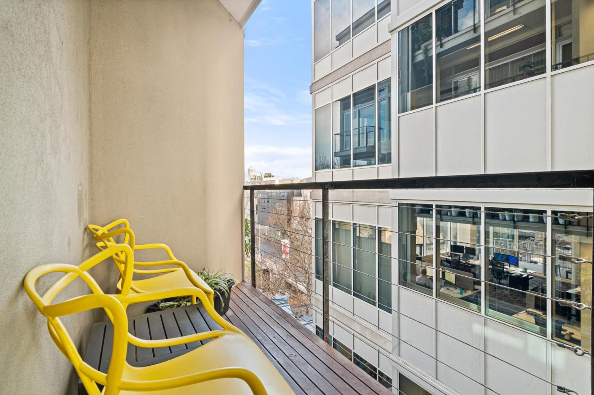 Modern renovated apartment in Melbourne CBD