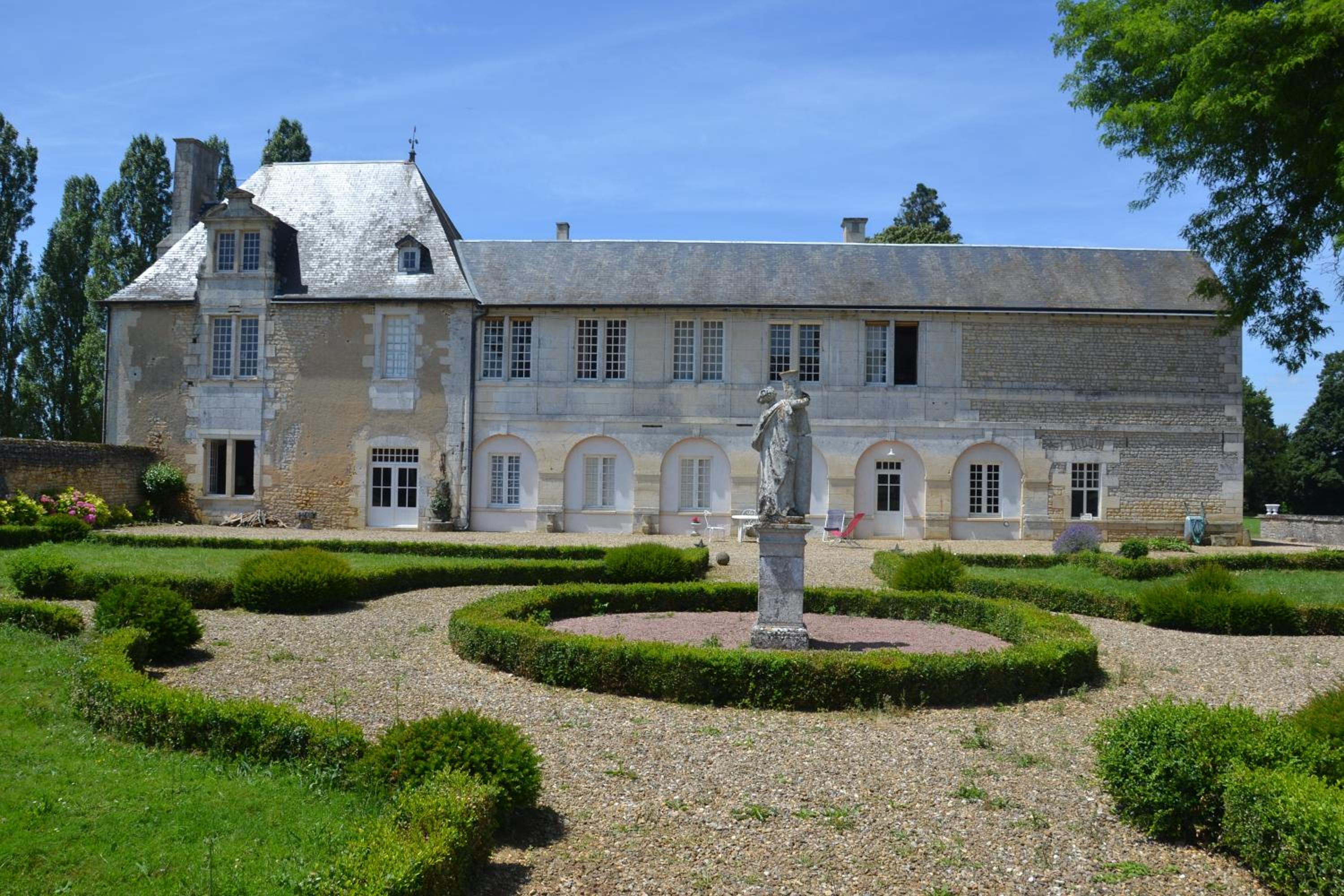 LOGIS du Château du Bois Doucet view 3