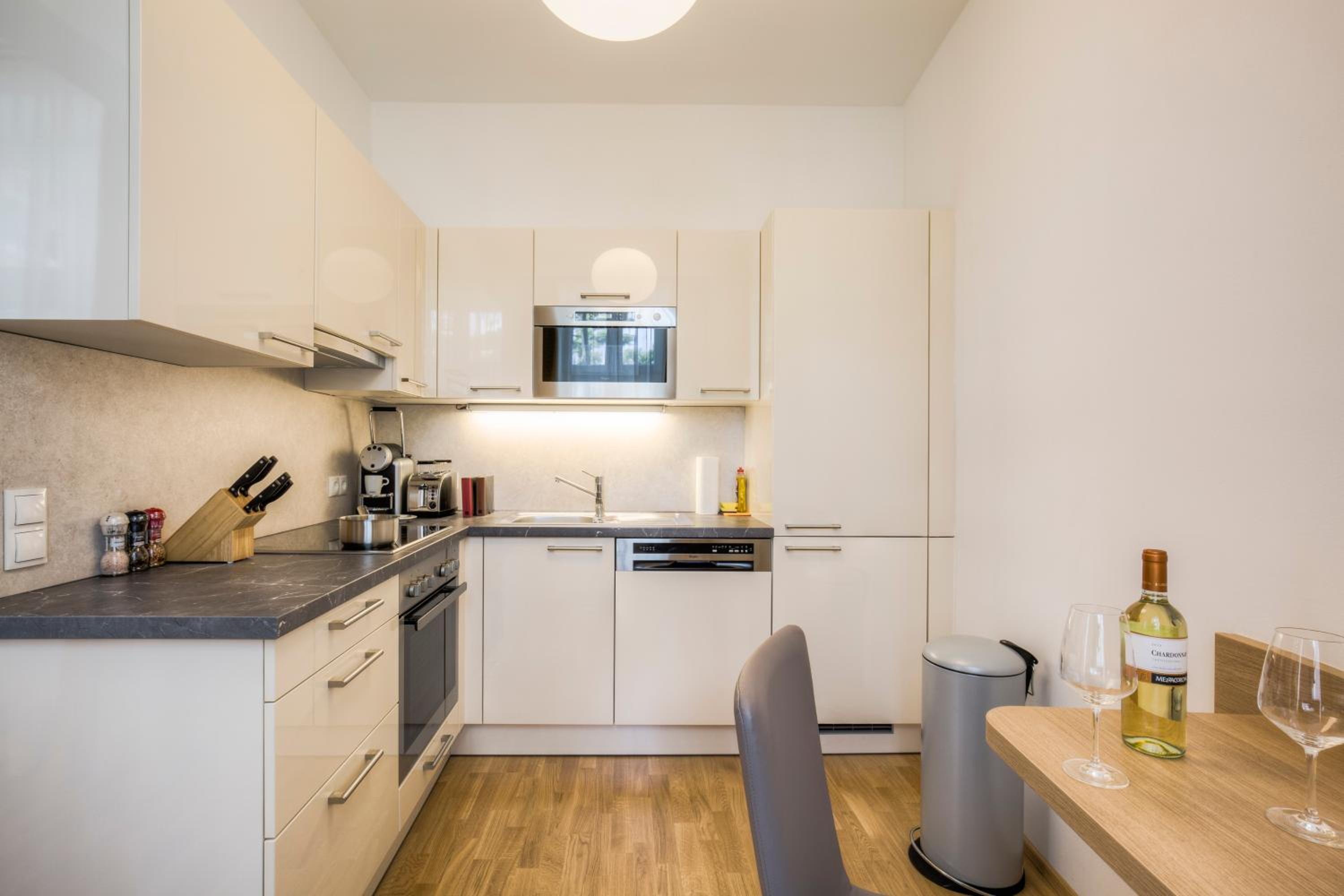 Vienna Grand Apartments City
