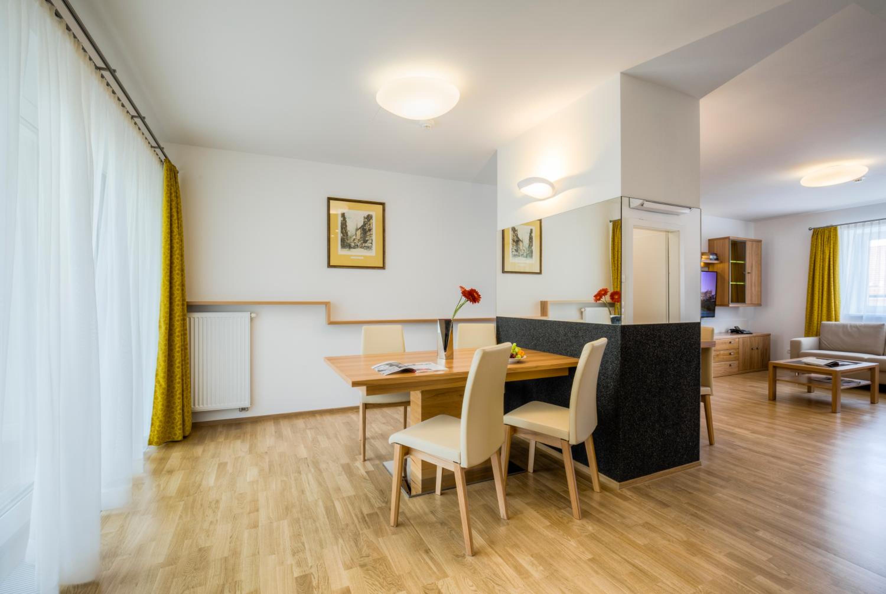 Vienna Grand Apartments City