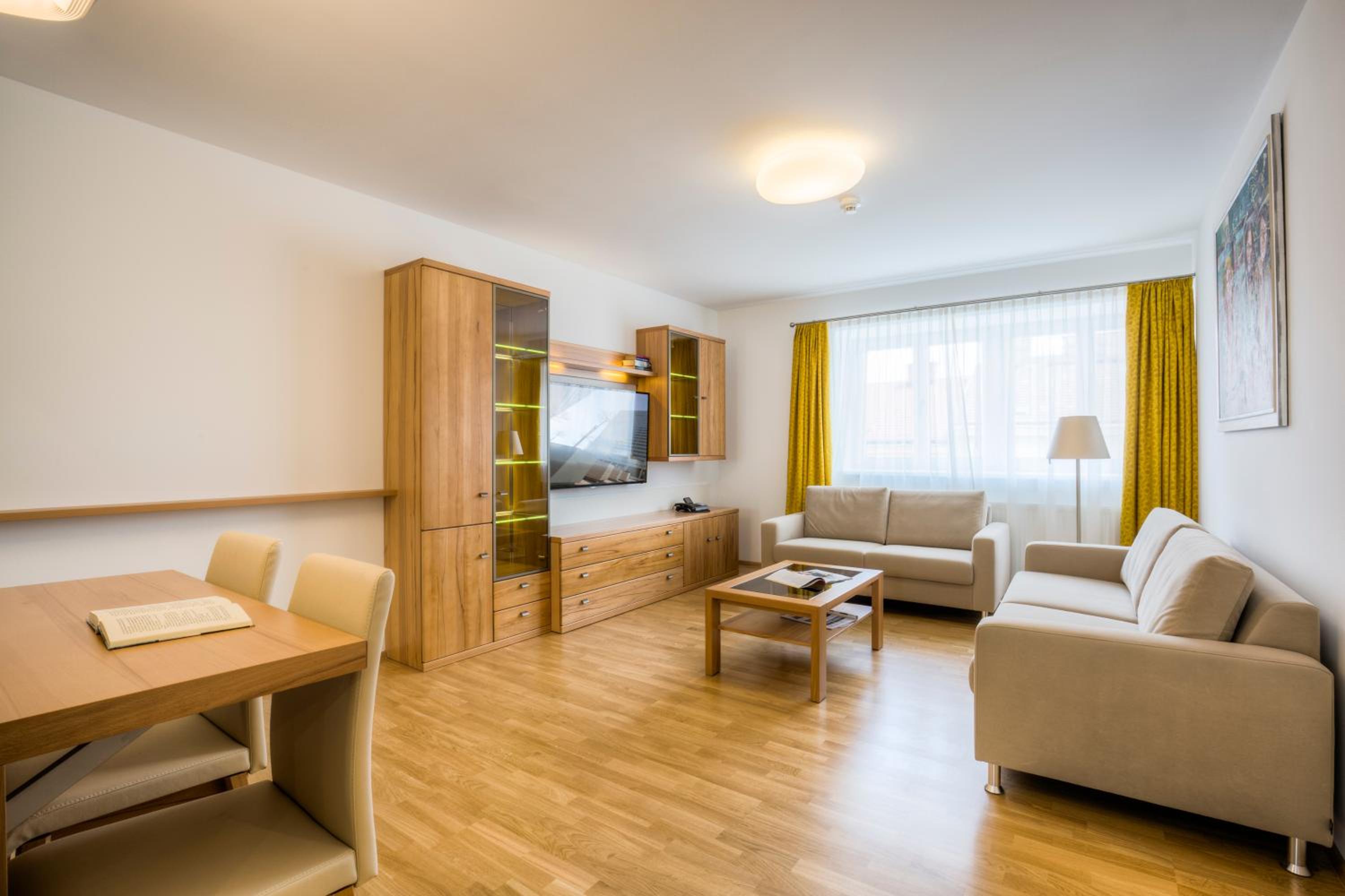 Vienna Grand Apartments City