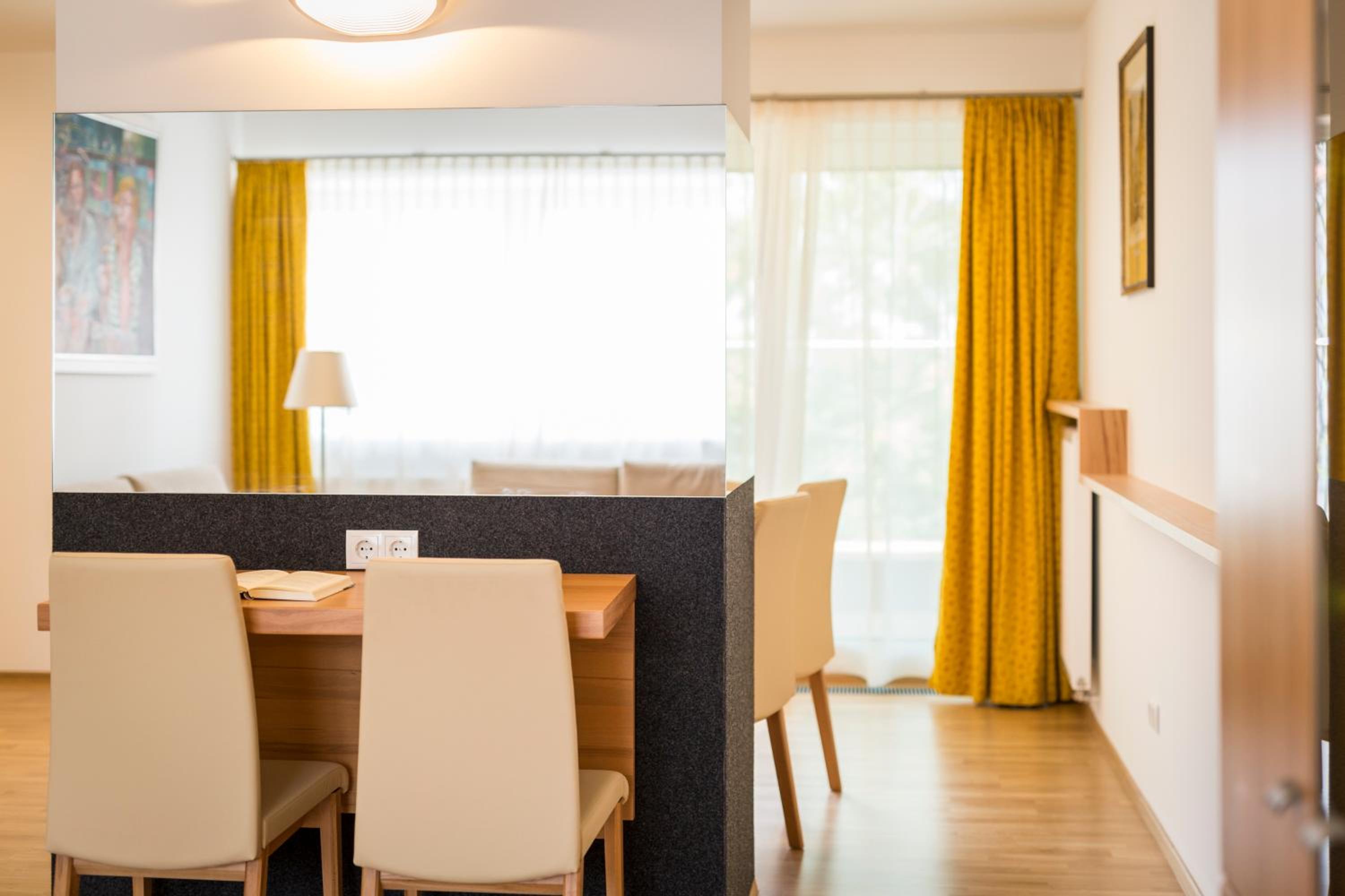 Vienna Grand Apartments City