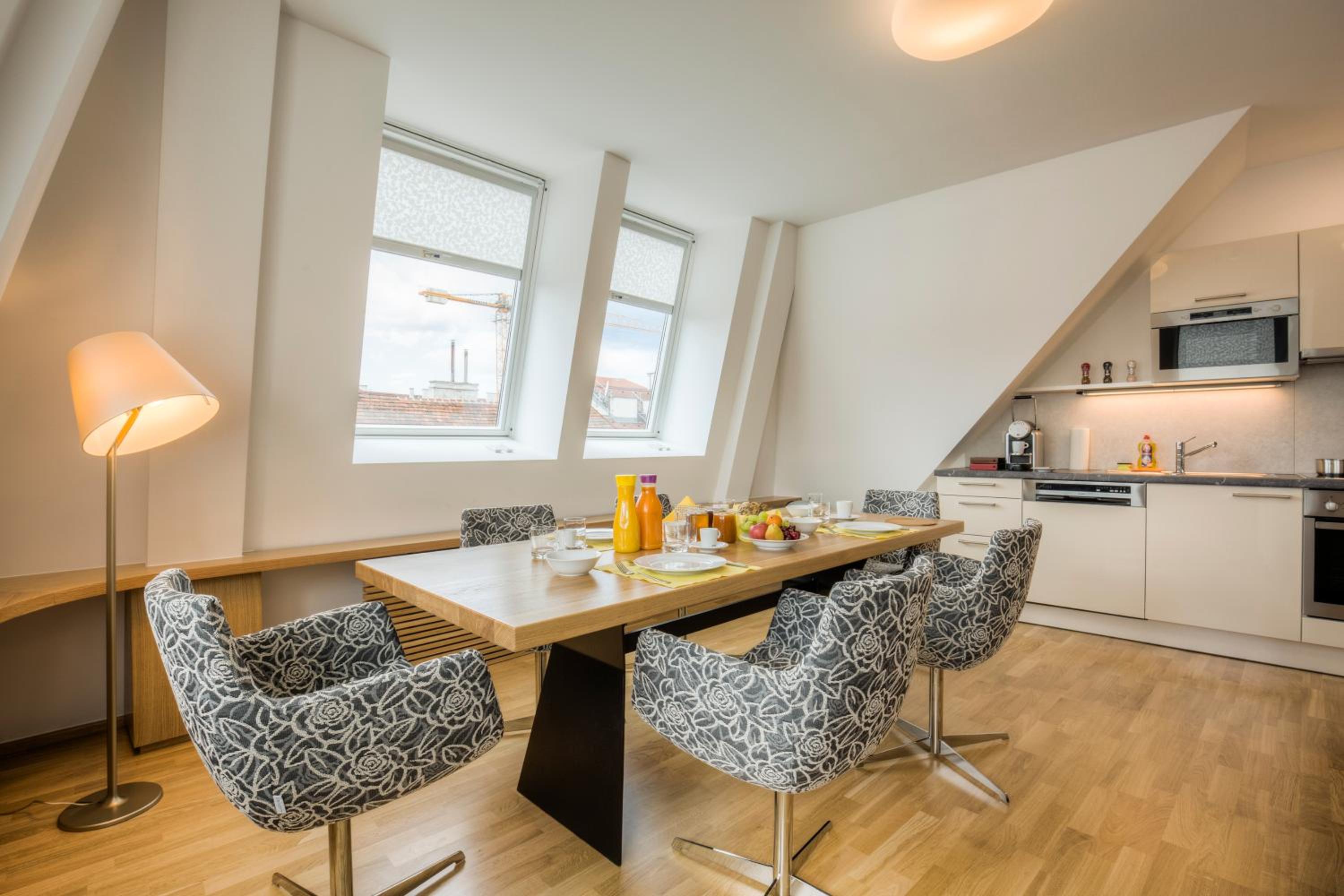 Vienna Grand Apartments City