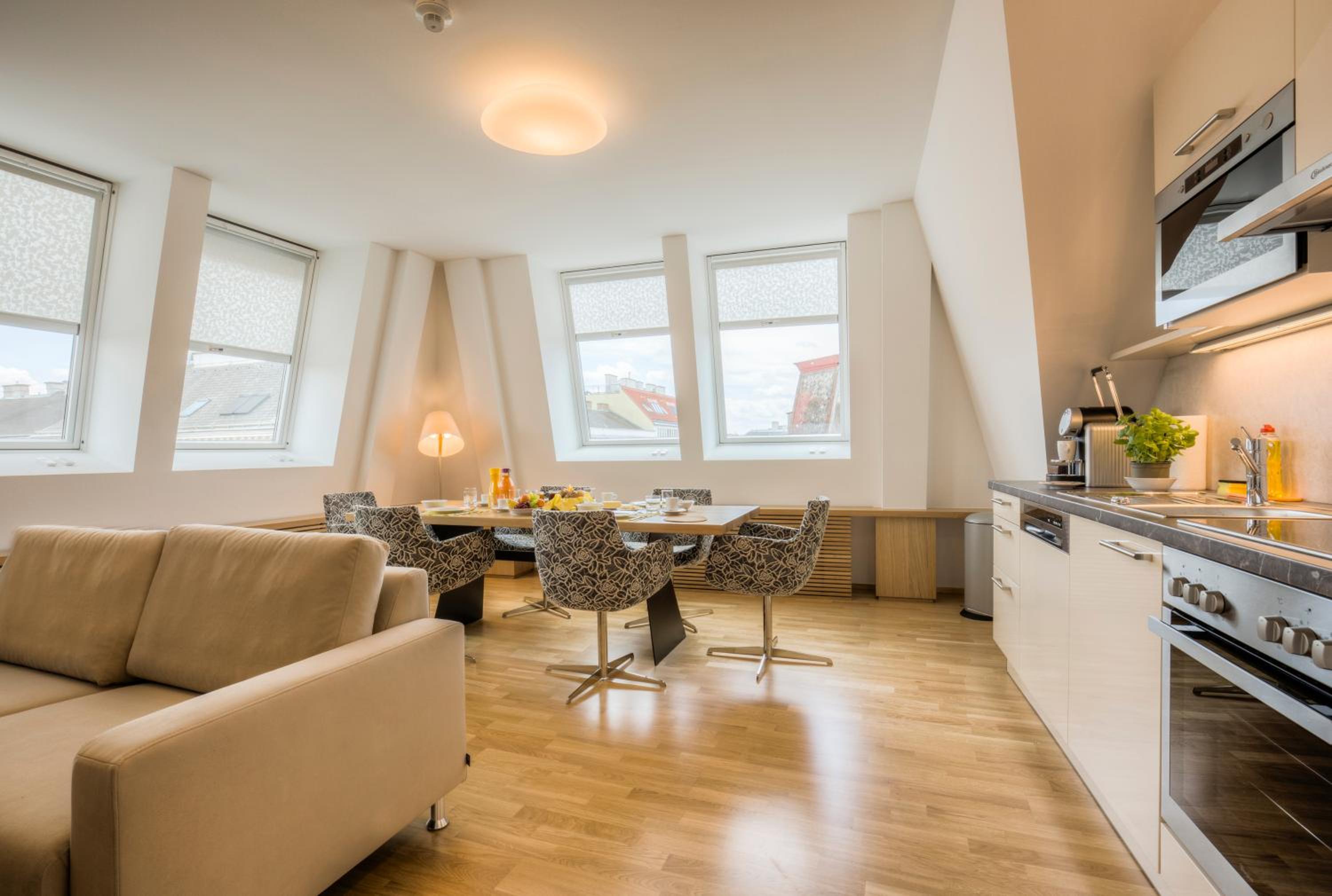 Vienna Grand Apartments City