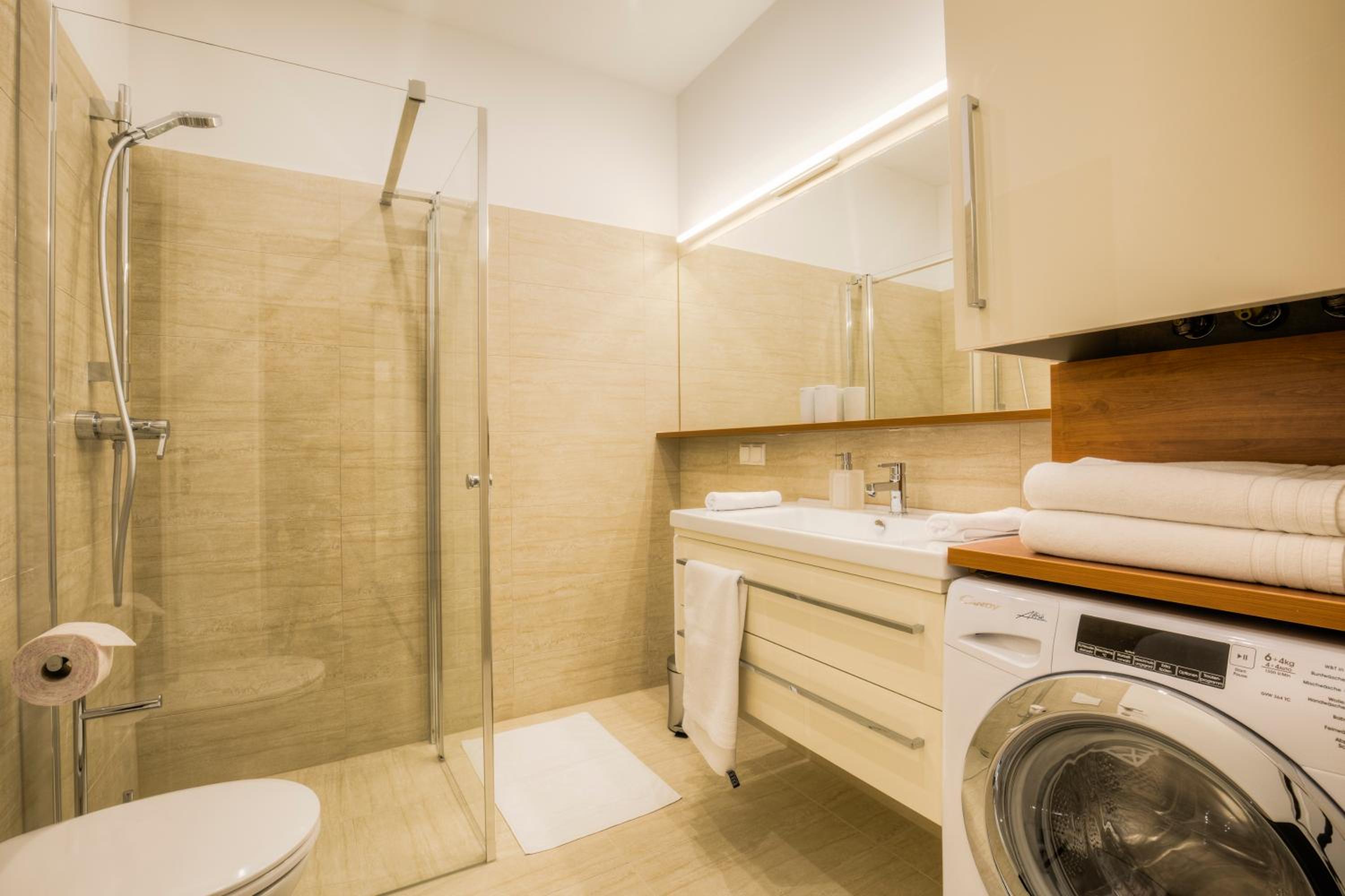 Vienna Grand Apartments City