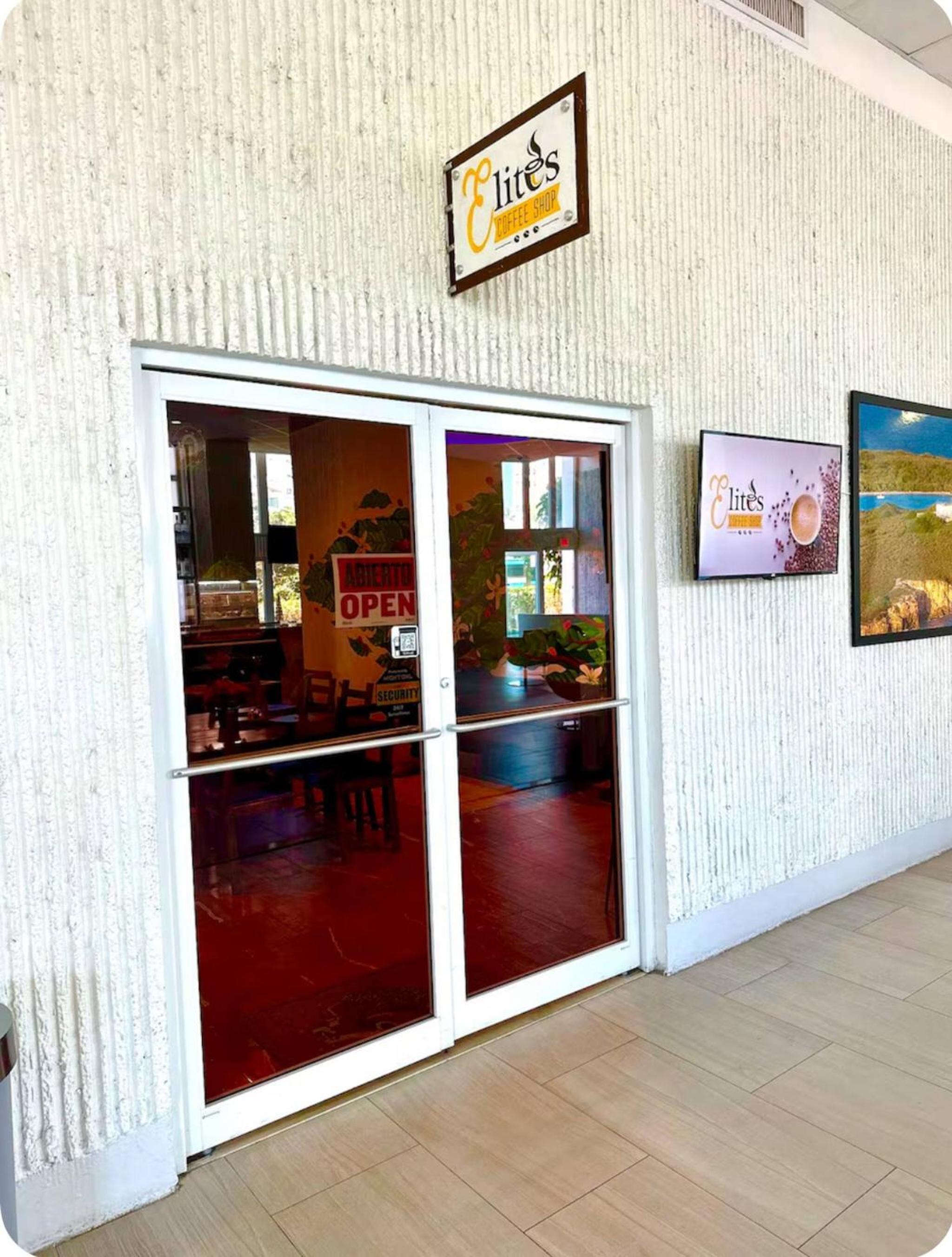 Isla Verde Beachfront Retreat with parking