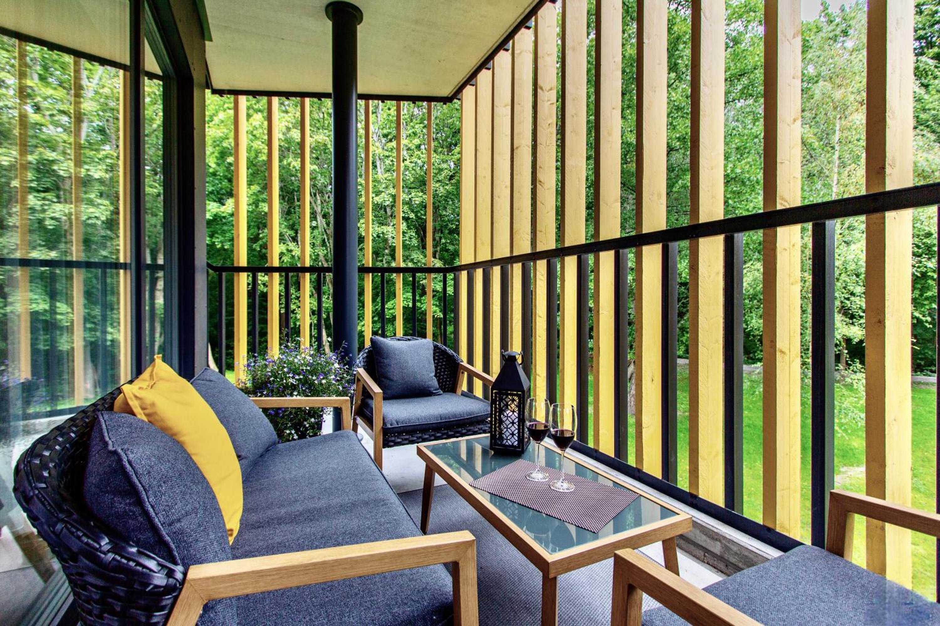 Premium Seaside Escape with Forest View and Free Parking