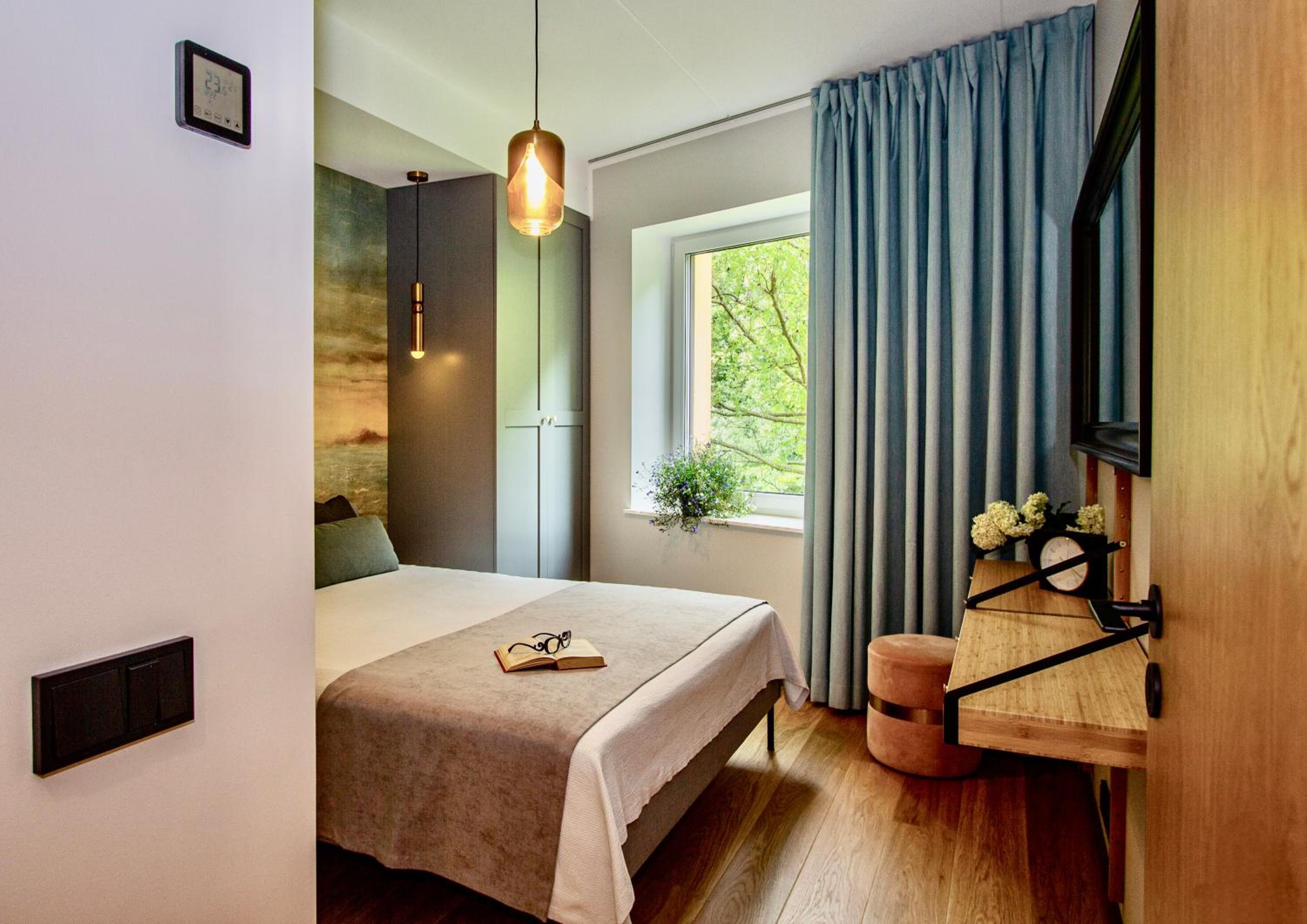 Premium Seaside Escape with Forest View and Free Parking