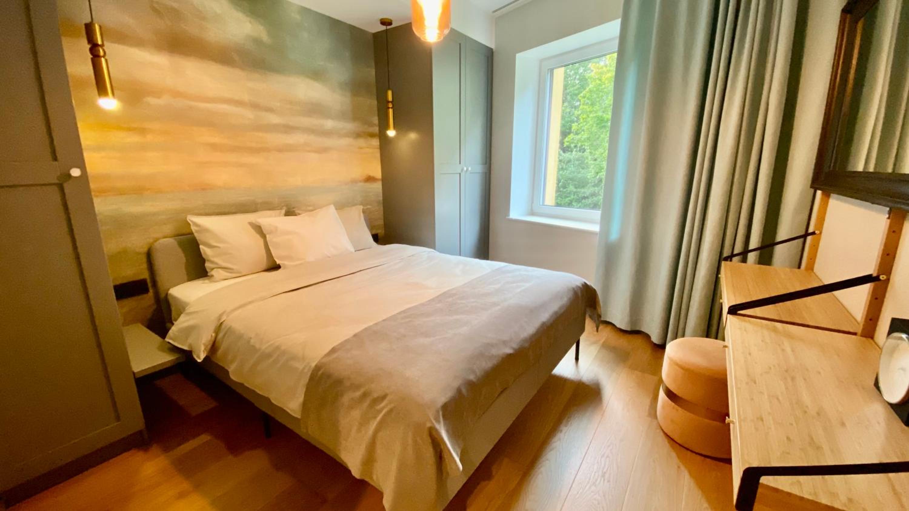 Premium Seaside Escape with Forest View and Free Parking