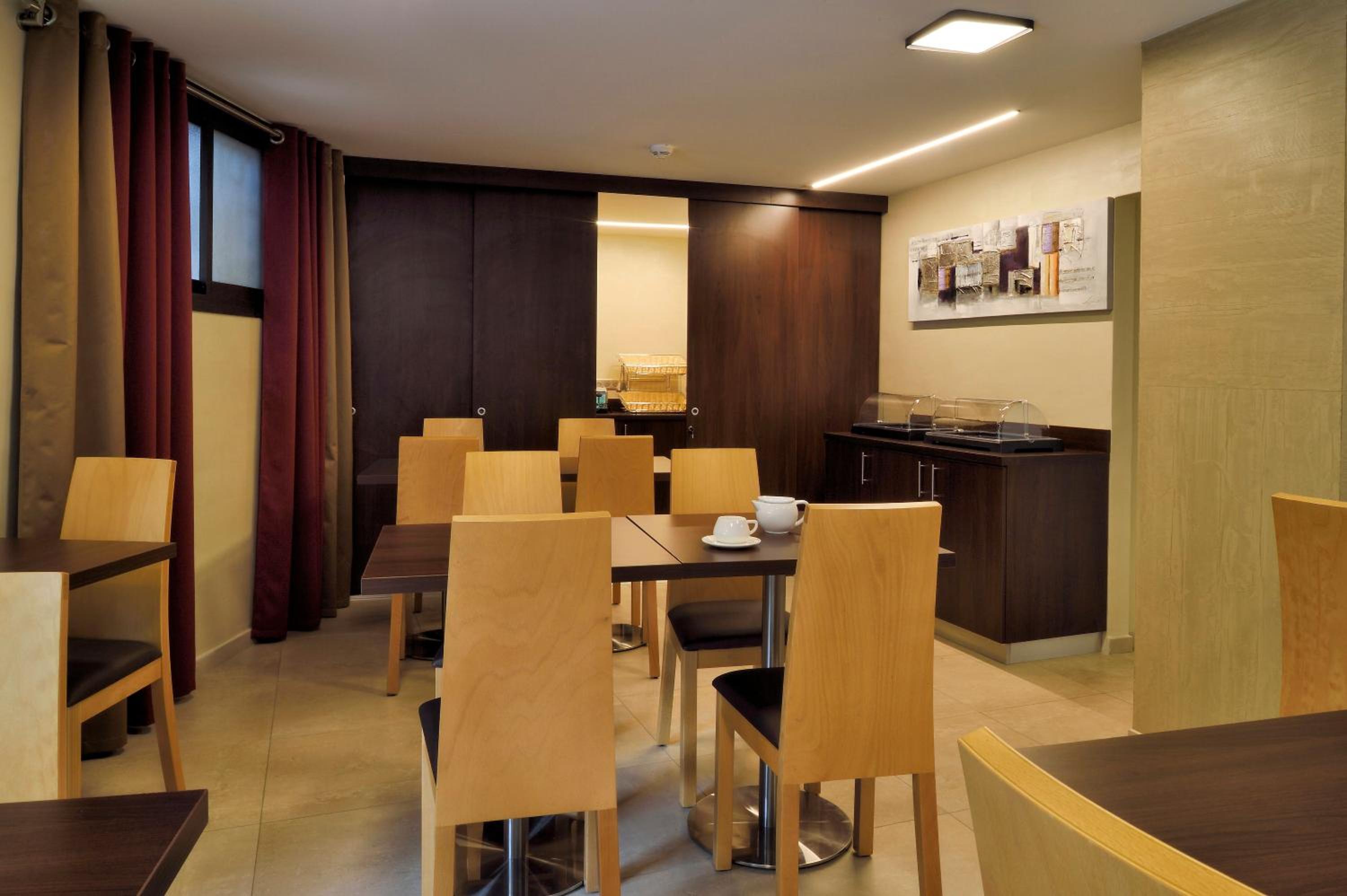 restaurant