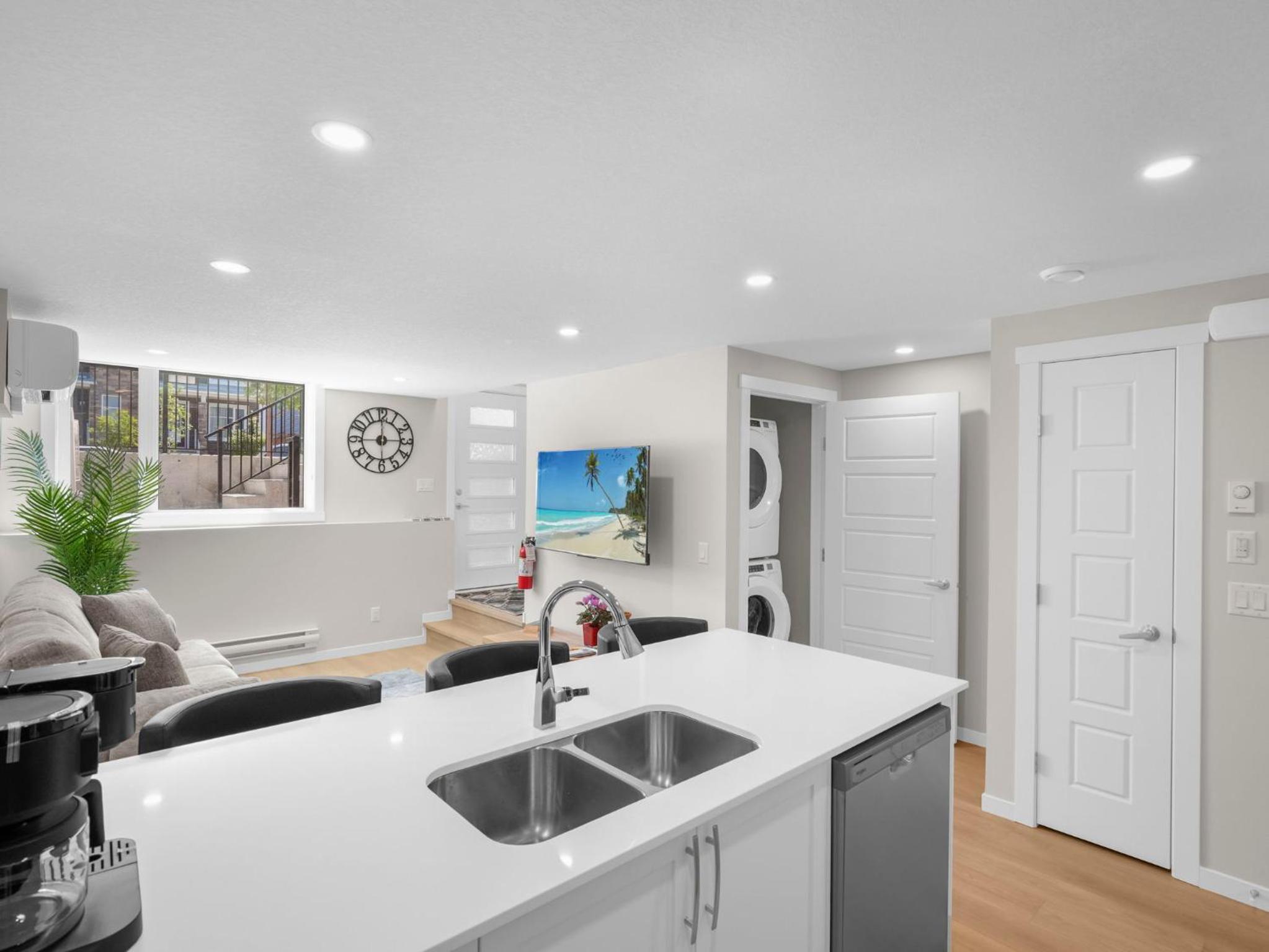 Exquisite 1-Bdr Condo Apt