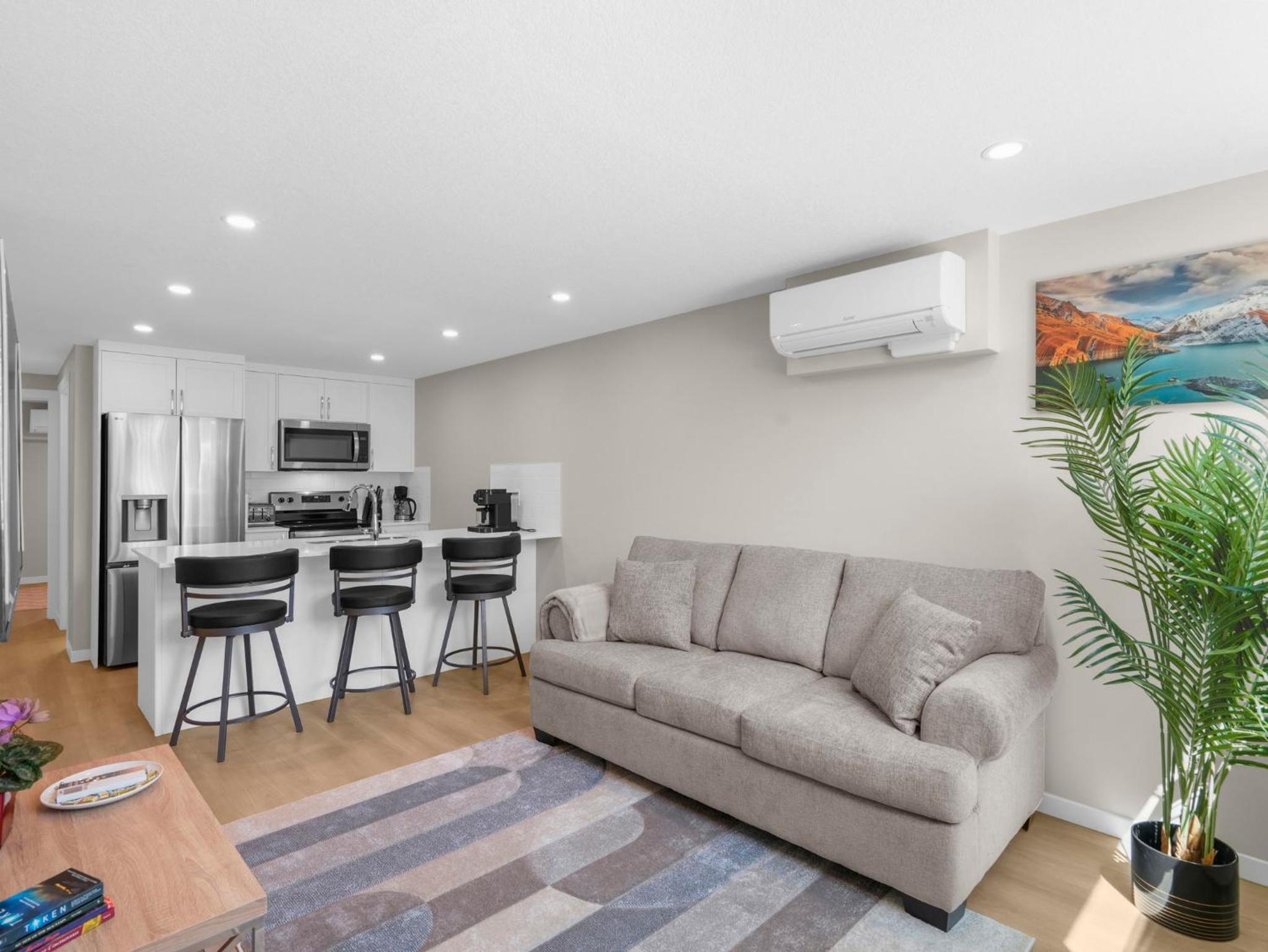 Exquisite 1-Bdr Condo Apt
