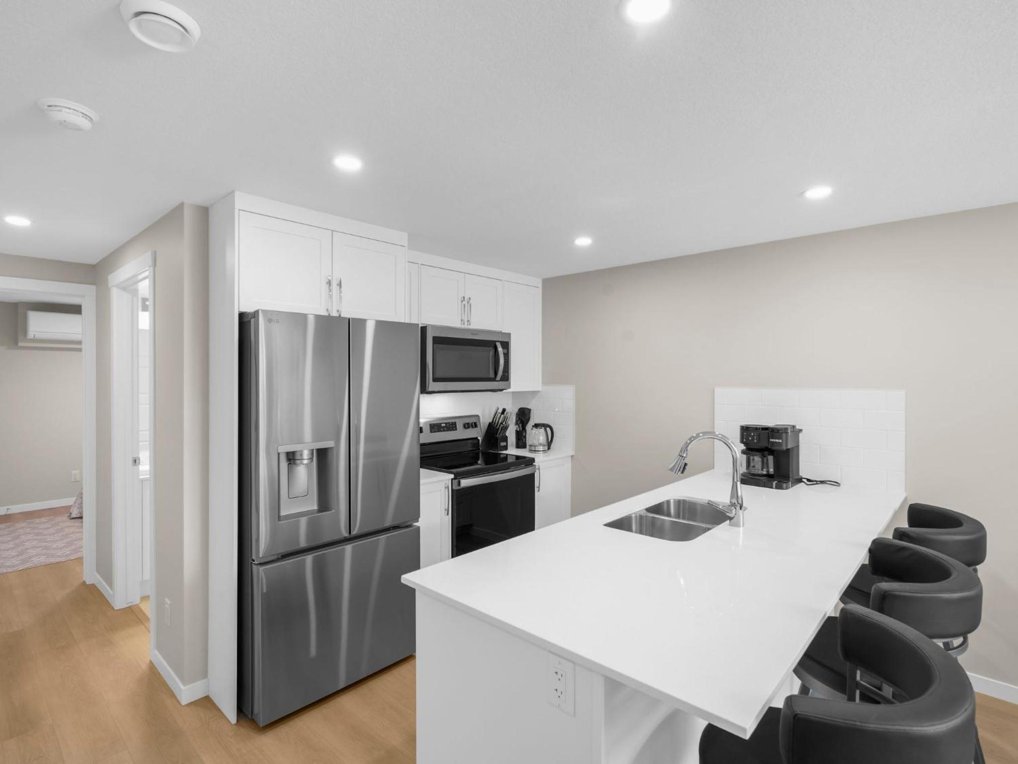 Exquisite 1-Bdr Condo Apt