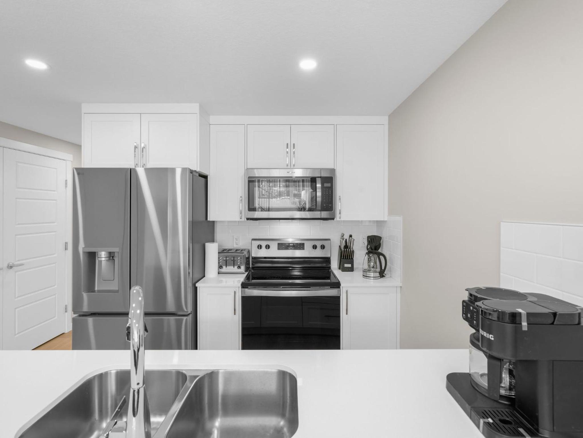 Exquisite 1-Bdr Condo Apt