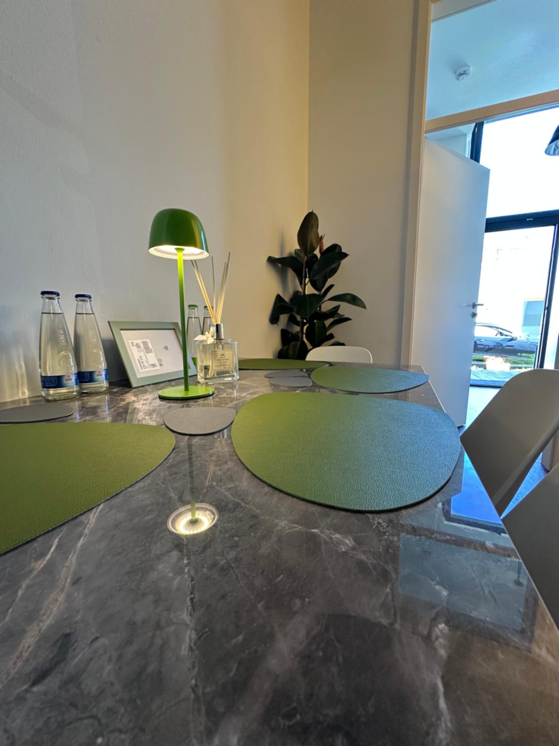 Fewo Zoe - Zentrale CityWohnung - 2 Schlafzimmer - 4 Betten - Küche - Ideal für Familien