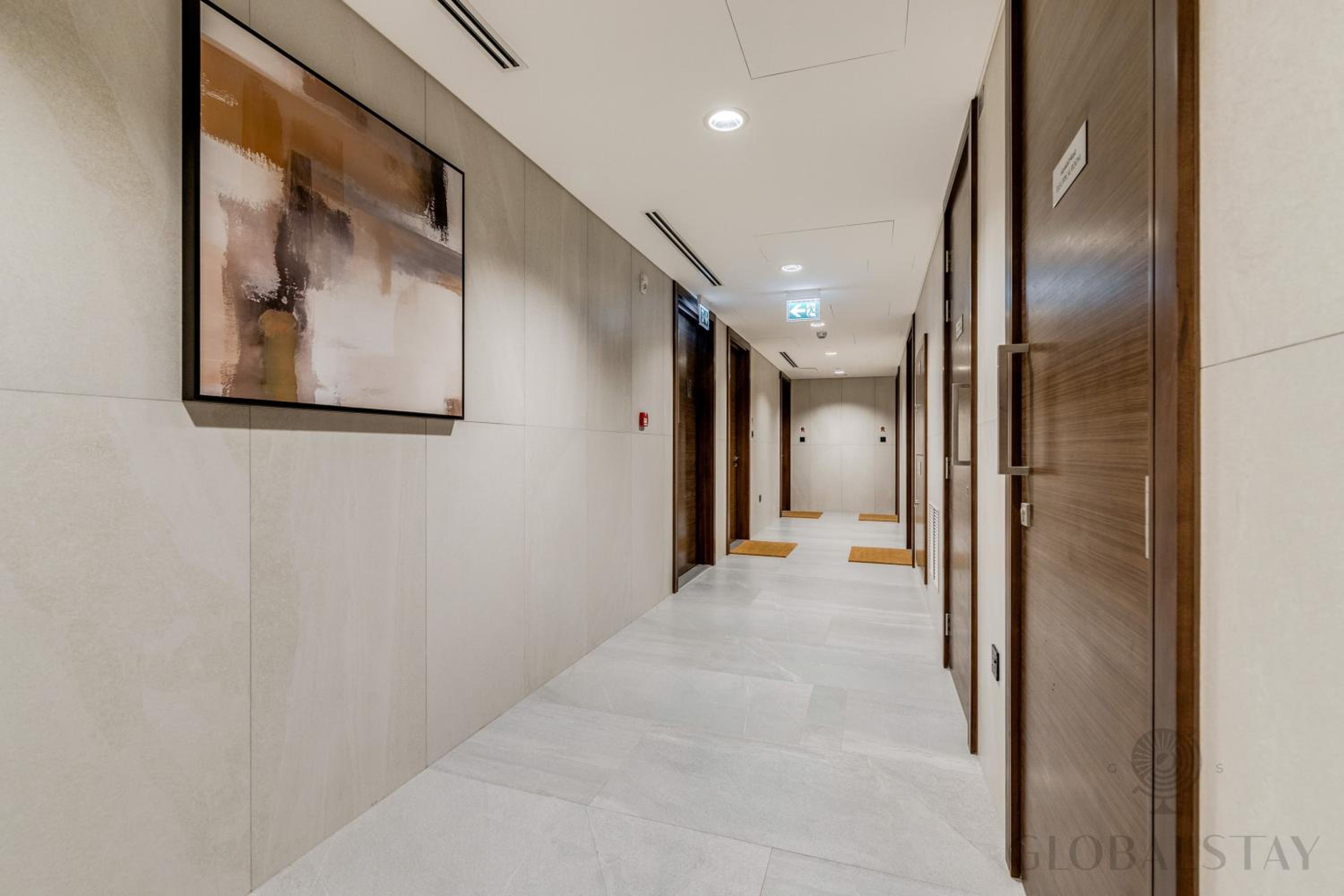 GlobalStay The Crest Tower C Apartments Dubai